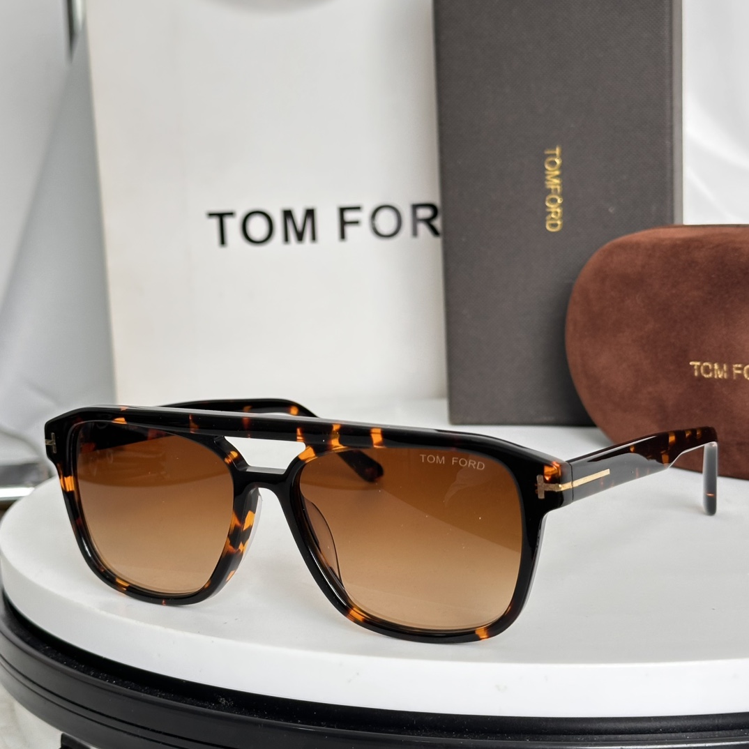  ‼️TOM FOR*官网原版一比一
汤姆福*ModelFT6024-B潮流时尚界的领军大牌牌，受很多时