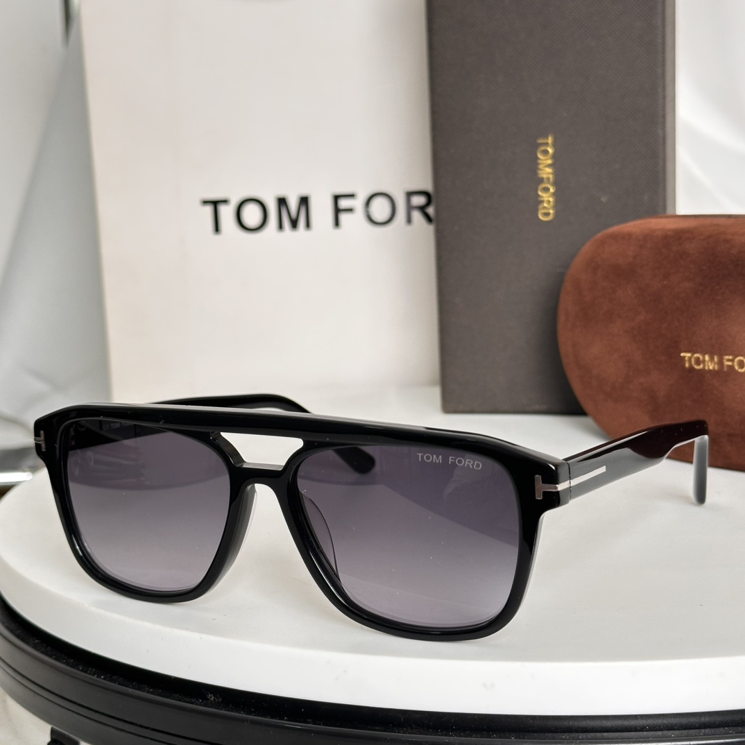  ‼️TOM FOR*官网原版一比一
汤姆福*ModelFT6024-B潮流时尚界的领军大牌牌，受很多时