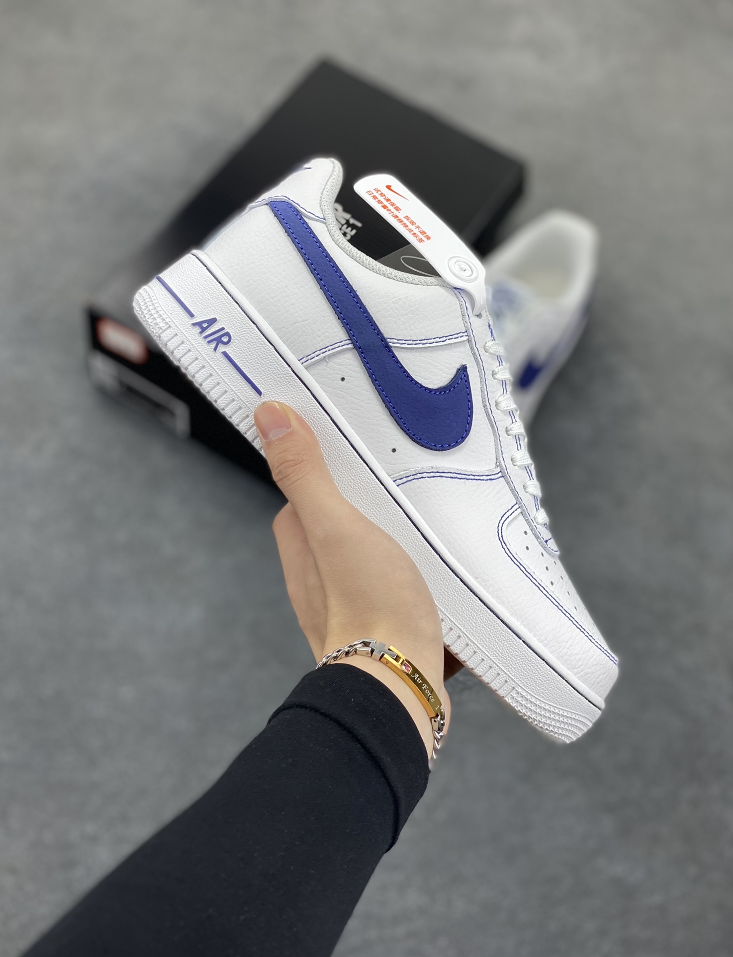 福利特价 Nike Air Force 1 Low 白蓝 原楦头原纸板 打造纯正空军版型 专注外贸渠道 全掌内置蜂窝气垫 原盒配件 原厂中底钢印、拉帮完美 货号:HQ2037-100 尺码:36 36.5 37.5 38 38.5 39 40 40.5 41 42 42.5 43 44 44.5 45-选品中心