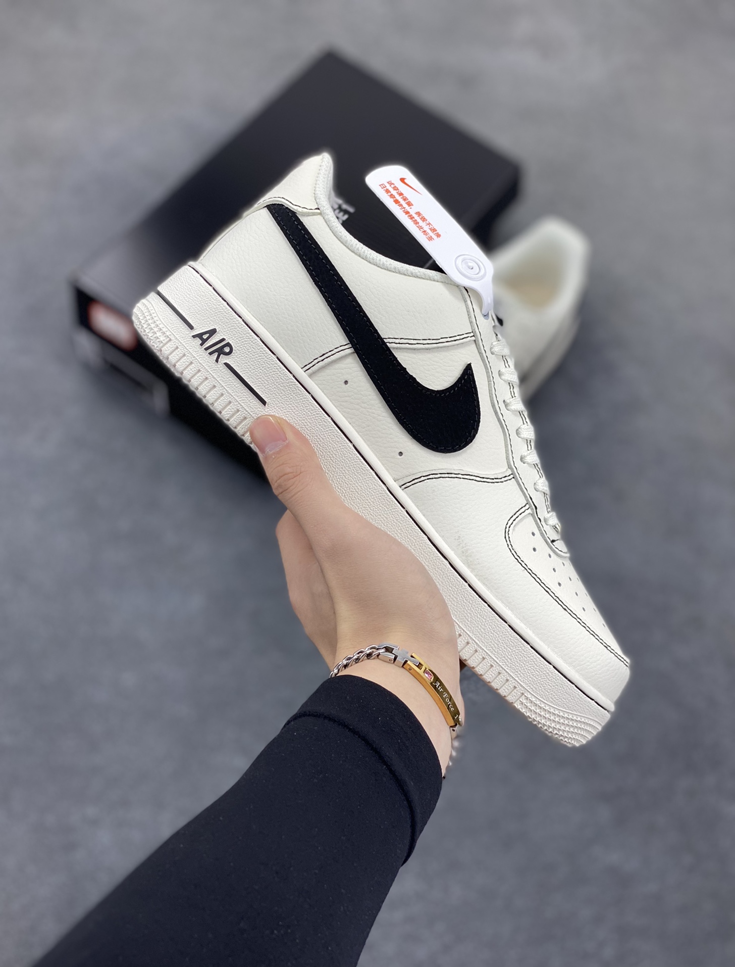 福利特价 Nike Air Force 1 Low 白黑 原楦头原纸板 打造纯正空军版型 专注外贸渠道 全掌内置蜂窝气垫 原盒配件 原厂中底钢印、拉帮完美 货号:HQ2037-200 尺码:36 36.5 37.5 38 38.5 39 40 40.5 41 42 42.5 43 44 44.5 45-选品中心