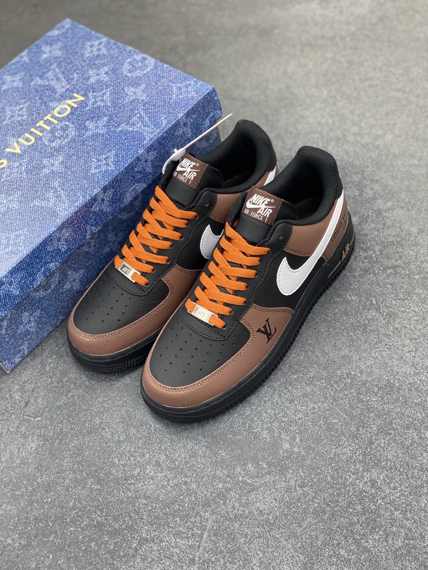 图片[8]-Nike Air Force 1 Low 空军一号低帮百搭休闲运动板鞋。柔软、弹性十足的缓震性能和出色的中底设计，横跨复古与现代的外型结合，造就出风靡全球三十多年的Force 1，直到今天还深受青睐。 货号：808788-624 尺码：36 36.5 37.5 38 38.5 39 40 40.5 41 42 42.5 43 44 44.5 45-选品中心