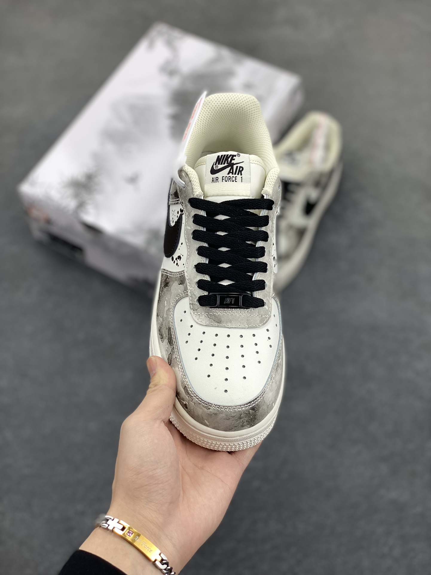 图片[2]-Nike Air Force 1 Low ’07 山水墨画配色 空军一号低帮休闲板鞋 原厂定制皮料 原盒原包装 原楦原纸板 纯正版型 正品NFC感应芯片 高清洁度 内置全掌气垫 货号：BL1522-089 尺码：36 36.5 37.5 38 38.5 39 40 40.5 41 42 42.5 43 44 44.5 45-选品中心