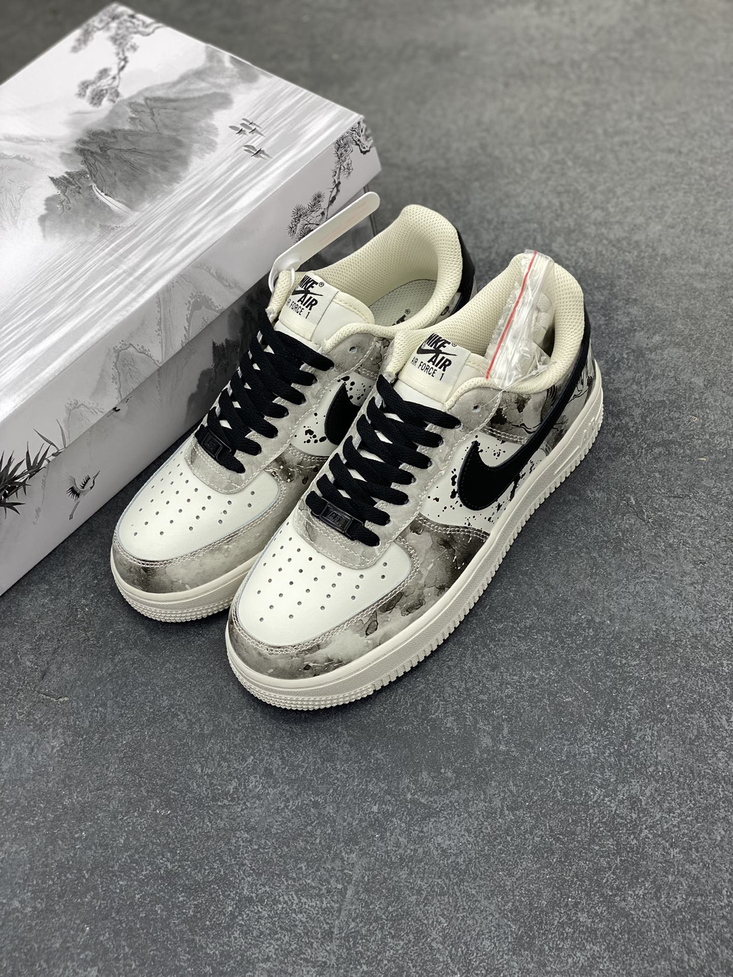 图片[8]-Nike Air Force 1 Low ’07 山水墨画配色 空军一号低帮休闲板鞋 原厂定制皮料 原盒原包装 原楦原纸板 纯正版型 正品NFC感应芯片 高清洁度 内置全掌气垫 货号：BL1522-089 尺码：36 36.5 37.5 38 38.5 39 40 40.5 41 42 42.5 43 44 44.5 45-选品中心