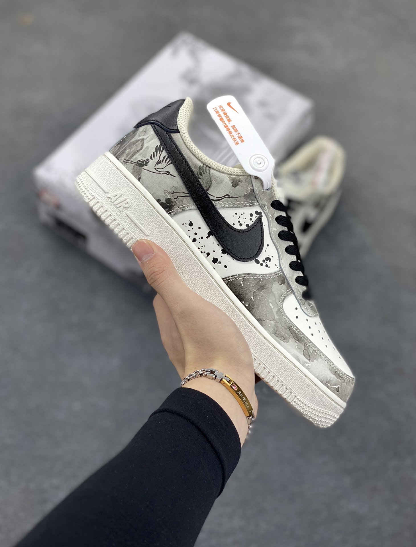 Nike Air Force 1 Low ’07 山水墨画配色 空军一号低帮休闲板鞋 原厂定制皮料 原盒原包装 原楦原纸板 纯正版型 正品NFC感应芯片 高清洁度 内置全掌气垫 货号:BL1522-089 尺码:36 36.5 37.5 38 38.5 39 40 40.5 41 42 42.5 43 44 44.5 45-选品中心
