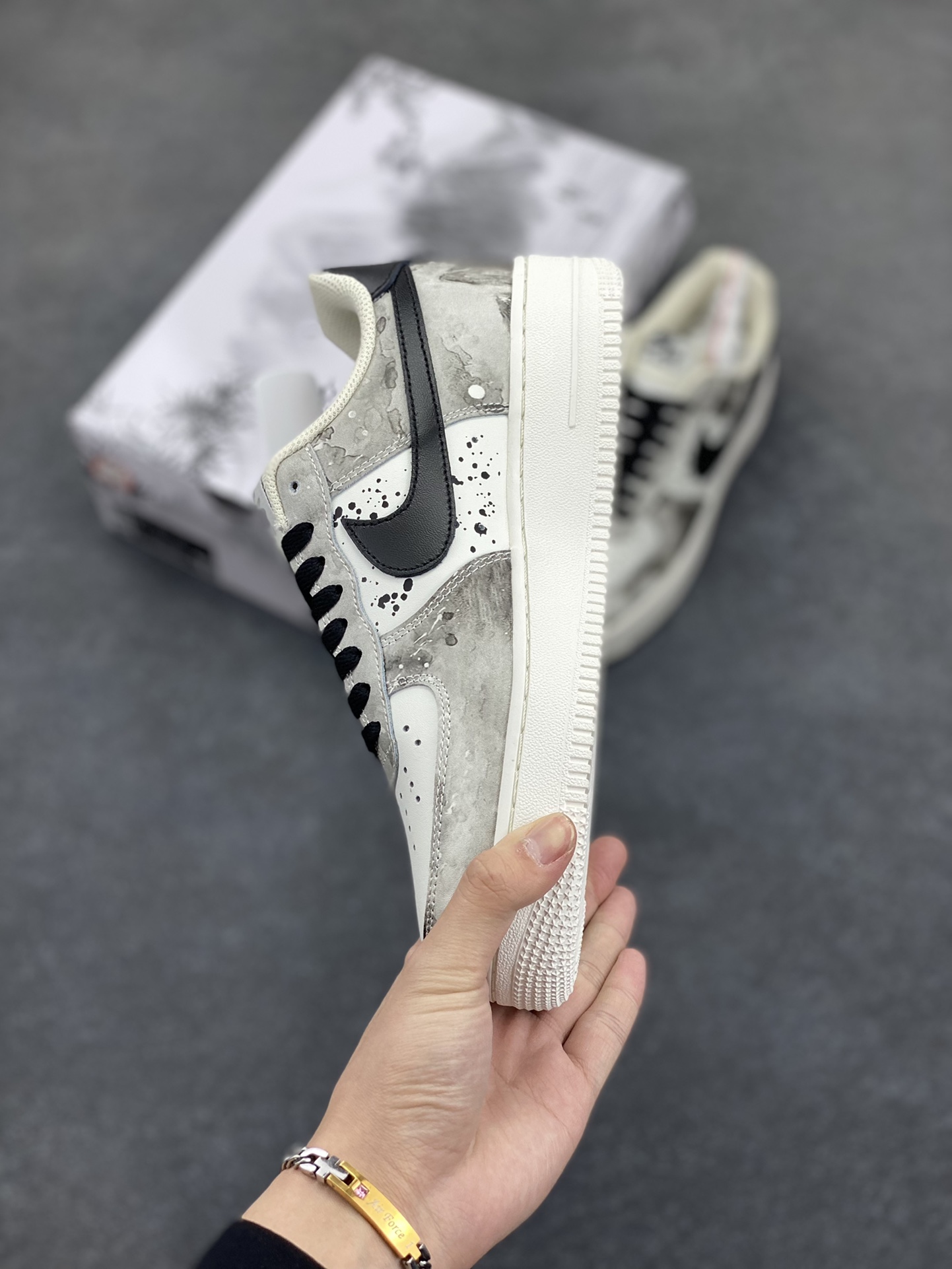 图片[3]-Nike Air Force 1 Low ’07 山水墨画配色 空军一号低帮休闲板鞋 原厂定制皮料 原盒原包装 原楦原纸板 纯正版型 正品NFC感应芯片 高清洁度 内置全掌气垫 货号：BL1522-089 尺码：36 36.5 37.5 38 38.5 39 40 40.5 41 42 42.5 43 44 44.5 45-选品中心