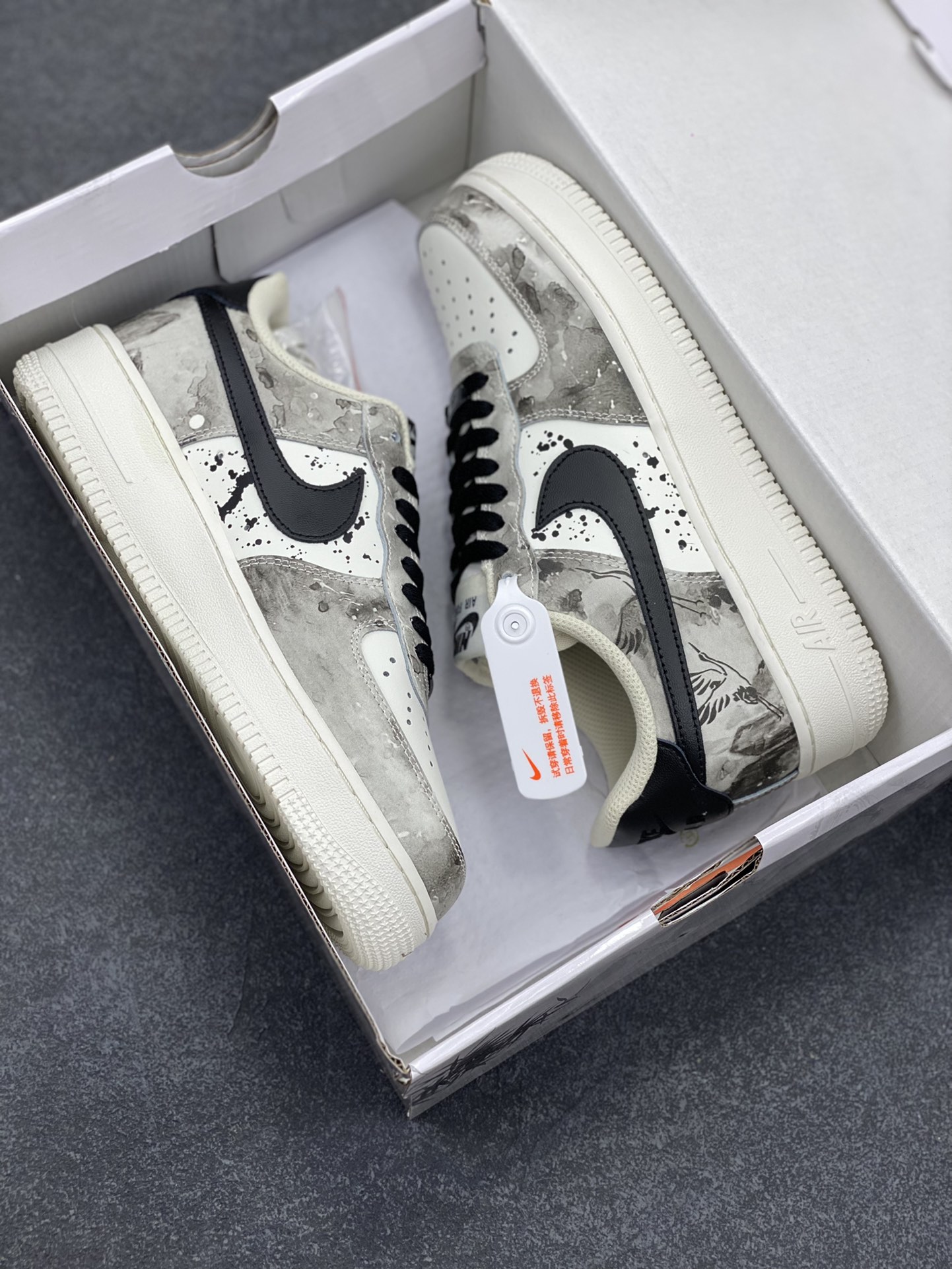 图片[9]-Nike Air Force 1 Low ’07 山水墨画配色 空军一号低帮休闲板鞋 原厂定制皮料 原盒原包装 原楦原纸板 纯正版型 正品NFC感应芯片 高清洁度 内置全掌气垫 货号：BL1522-089 尺码：36 36.5 37.5 38 38.5 39 40 40.5 41 42 42.5 43 44 44.5 45-选品中心