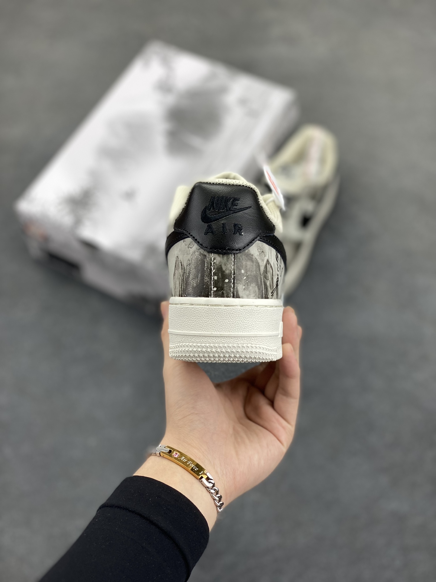 图片[4]-Nike Air Force 1 Low ’07 山水墨画配色 空军一号低帮休闲板鞋 原厂定制皮料 原盒原包装 原楦原纸板 纯正版型 正品NFC感应芯片 高清洁度 内置全掌气垫 货号：BL1522-089 尺码：36 36.5 37.5 38 38.5 39 40 40.5 41 42 42.5 43 44 44.5 45-选品中心