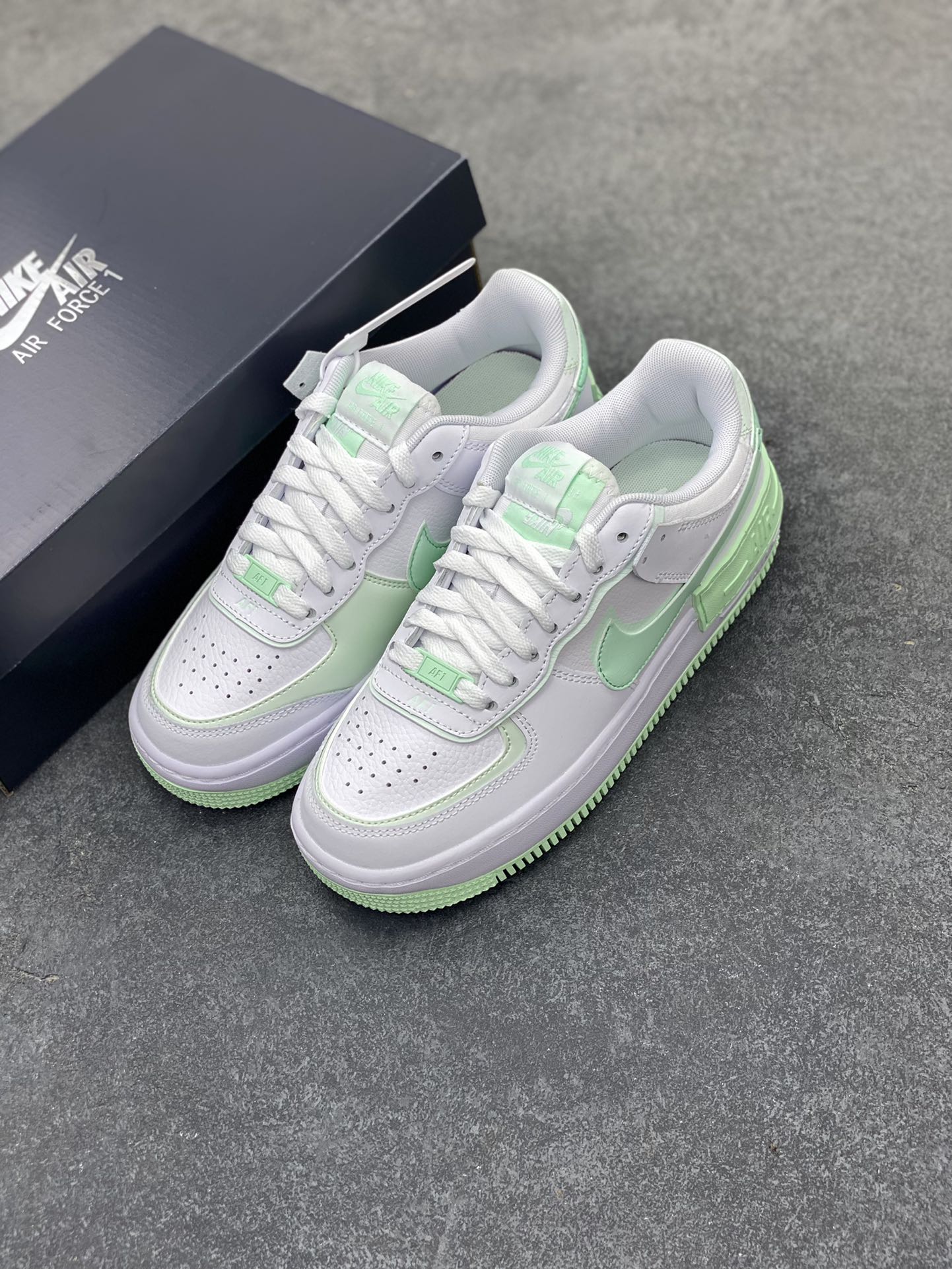 图片[8]-NK Air Force 1 Shadow 轻量增高低帮百搭板鞋\”拼接马卡龙\” 全新少女系解构主义设计双层轻量EVA发泡中底+防滑RB橡胶外圈底鞋底 原楦头原纸板 打造纯正空军版型 专注外贸渠道 全掌内置蜂窝气垫 原盒配件 原厂中底钢印、拉帮完美 货号：FZ3773-100 尺码：35.5 36 36.5 37.5 38 38.5 39 40-选品中心