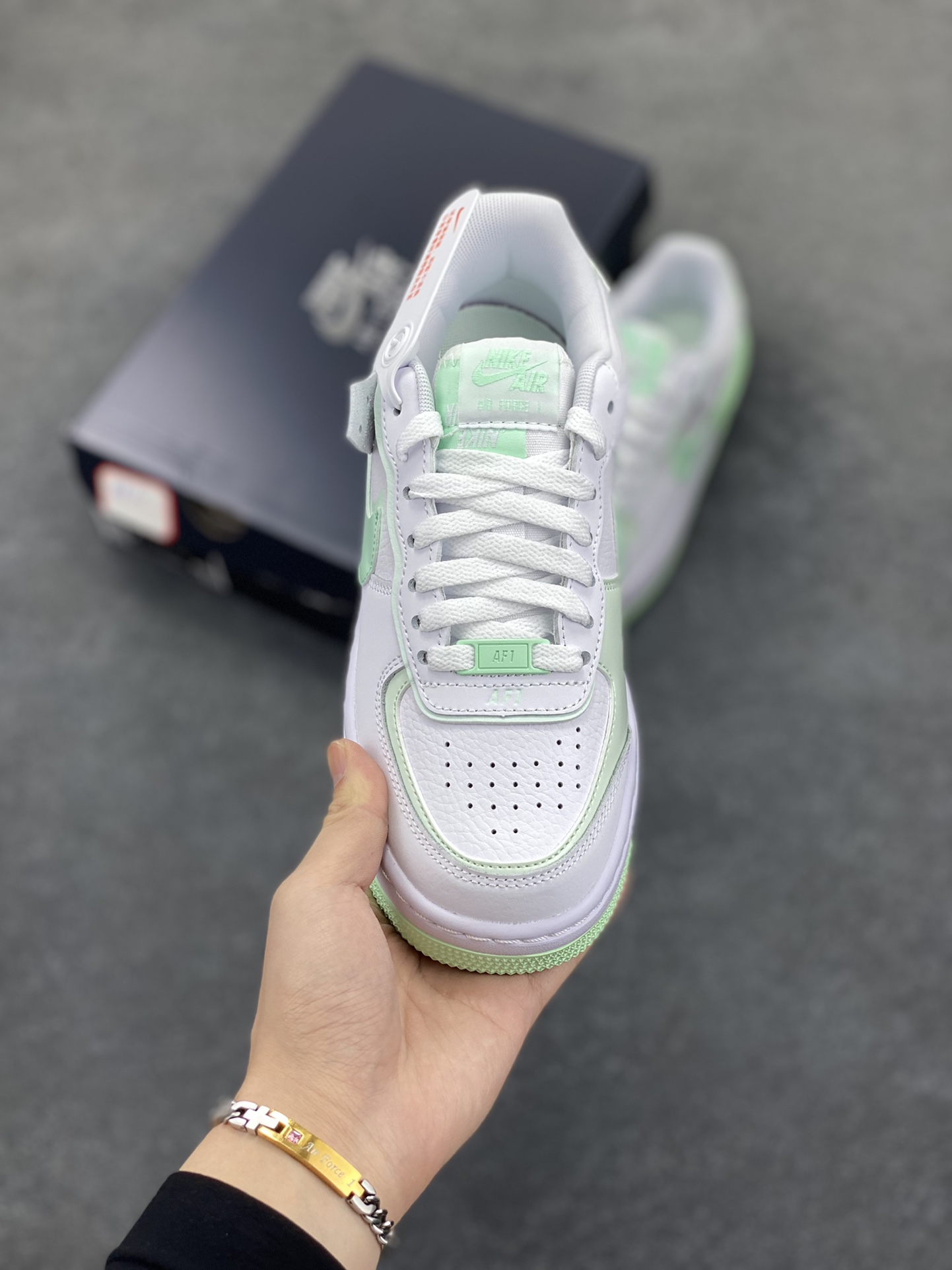 图片[2]-NK Air Force 1 Shadow 轻量增高低帮百搭板鞋\”拼接马卡龙\” 全新少女系解构主义设计双层轻量EVA发泡中底+防滑RB橡胶外圈底鞋底 原楦头原纸板 打造纯正空军版型 专注外贸渠道 全掌内置蜂窝气垫 原盒配件 原厂中底钢印、拉帮完美 货号：FZ3773-100 尺码：35.5 36 36.5 37.5 38 38.5 39 40-选品中心