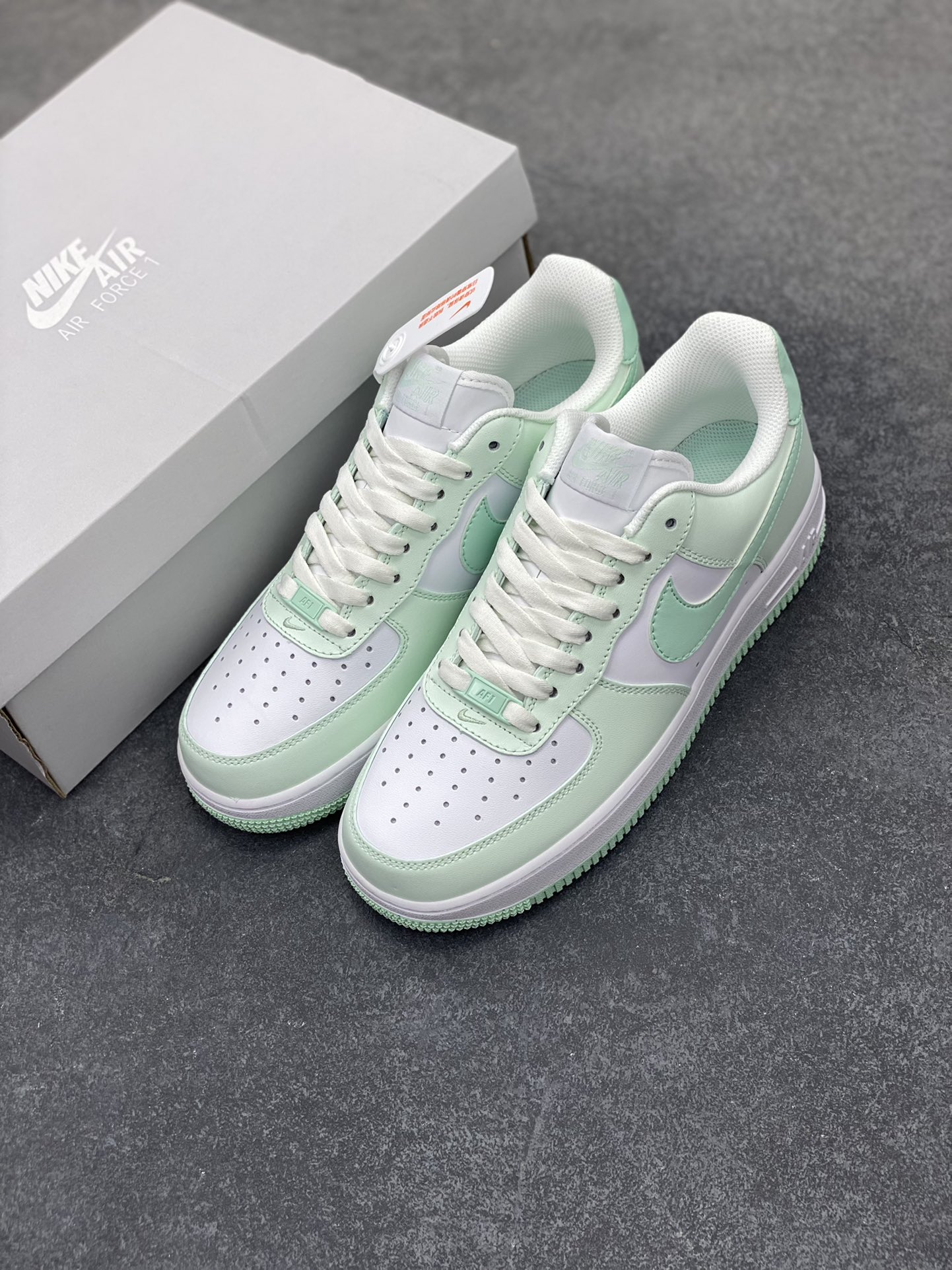 图片[8]-福利特价 Nk Air Force 1\’07 Low 蒂芙尼绿 空军一号低帮休闲板鞋 原楦头原纸板 打造纯正空军版型#专注外贸渠道 全掌内置蜂窝气垫 #原盒配件 原厂中底钢印、拉帮完美 货号：FZ4123-394 尺码：36 36.5 37.5 38 38.5 39 40 40.5 41 42 42.5 43 44 44.5 45 46-选品中心