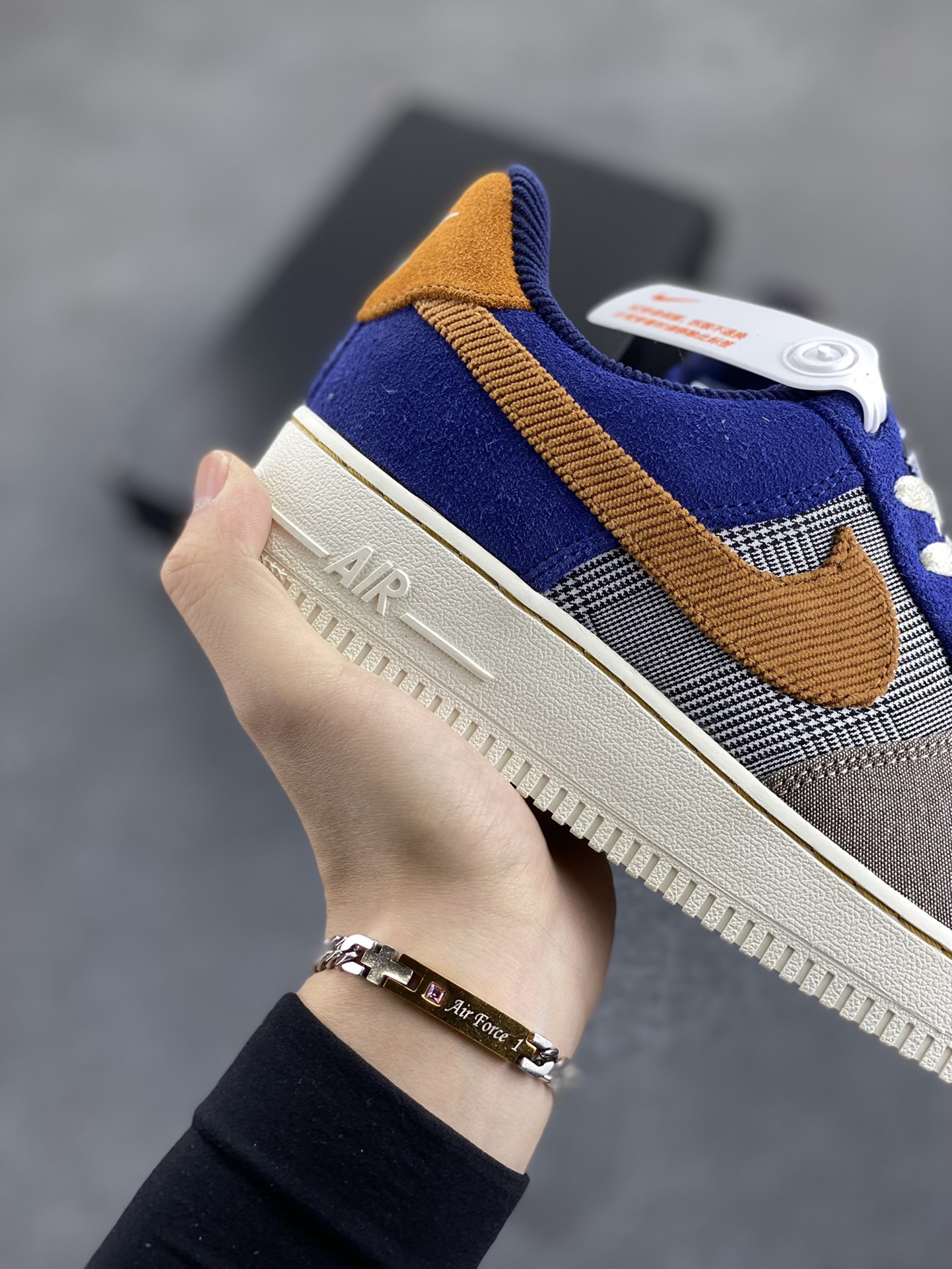图片[6]-福利特价 Nike Air Force 1 \’07 Low 空军一号 灯芯绒 低帮休闲板鞋 原楦头原纸板 清洁度完美 全掌内置蜂窝气垫 中底钢印、拉帮完美 货号：FQ8744-410 尺码：36 36.5 37.5 38 38.5 39 40 40.5 41 42 42.5 43 44 44.5 45-选品中心