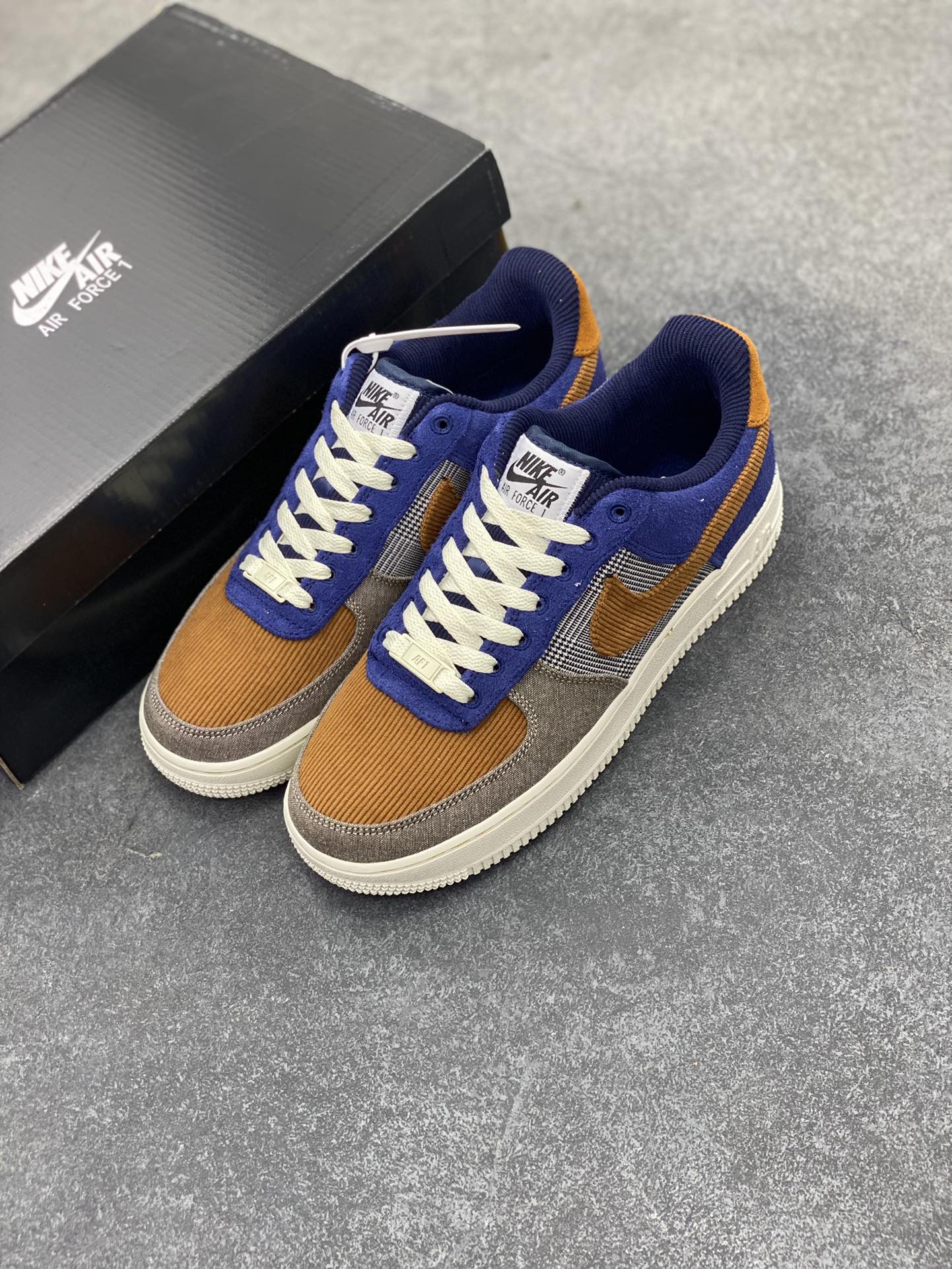 图片[8]-福利特价 Nike Air Force 1 \’07 Low 空军一号 灯芯绒 低帮休闲板鞋 原楦头原纸板 清洁度完美 全掌内置蜂窝气垫 中底钢印、拉帮完美 货号：FQ8744-410 尺码：36 36.5 37.5 38 38.5 39 40 40.5 41 42 42.5 43 44 44.5 45-选品中心
