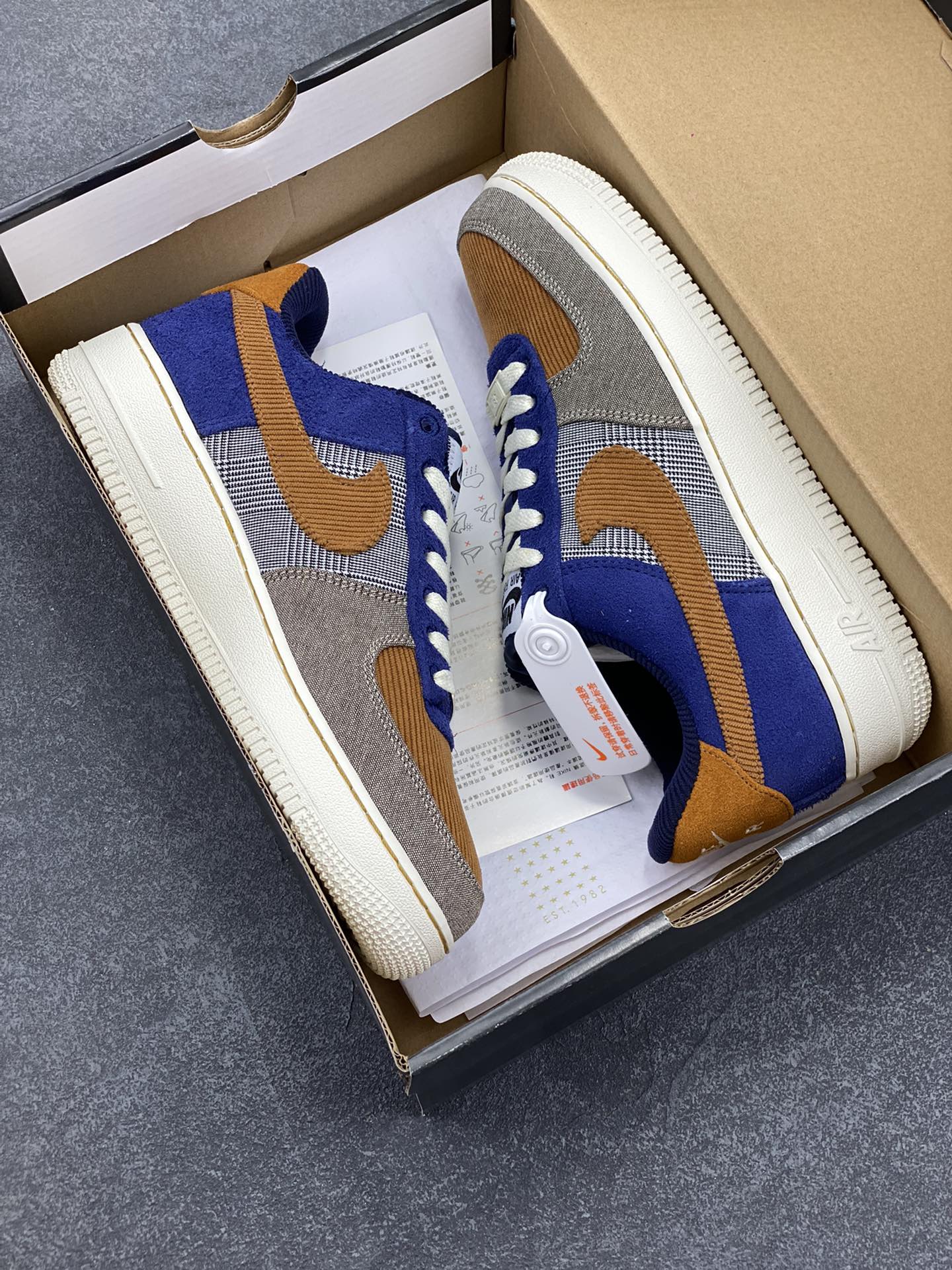 图片[9]-福利特价 Nike Air Force 1 \’07 Low 空军一号 灯芯绒 低帮休闲板鞋 原楦头原纸板 清洁度完美 全掌内置蜂窝气垫 中底钢印、拉帮完美 货号：FQ8744-410 尺码：36 36.5 37.5 38 38.5 39 40 40.5 41 42 42.5 43 44 44.5 45-选品中心