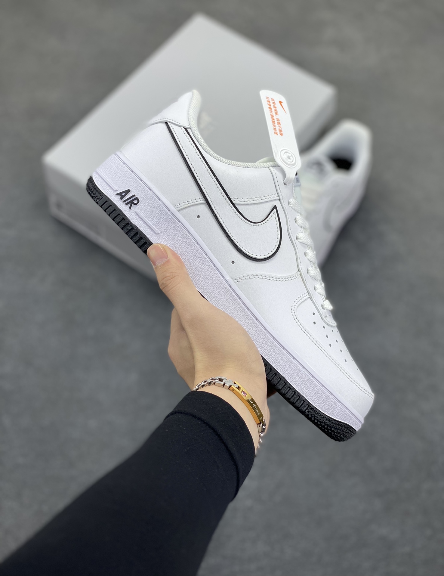 福利特价 Nike Air Force 1 Low 白黑边 空军一号低帮运动休闲板鞋 原楦头原纸板 打造纯正空军版型 专注外贸渠道 全掌内置蜂窝气垫 原盒配件 原厂中底钢印、拉帮完美 货号:DV0788-103 尺码:36 36.5 37.5 38 38.5 39 40 40.5 41 42 42.5 43 44 44.5 45-选品中心