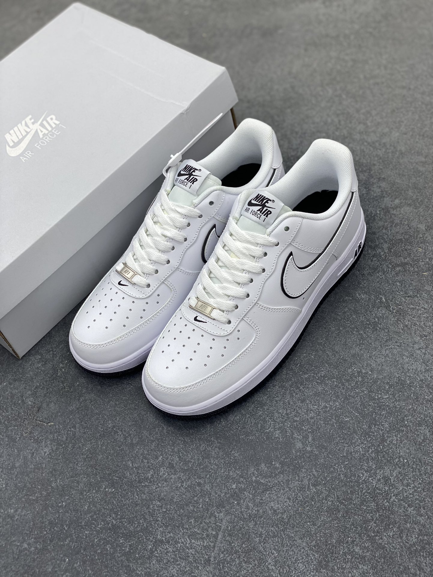 图片[8]-福利特价 Nike Air Force 1 Low 白黑边 空军一号低帮运动休闲板鞋 原楦头原纸板 打造纯正空军版型 专注外贸渠道 全掌内置蜂窝气垫 原盒配件 原厂中底钢印、拉帮完美 货号：DV0788-103 尺码：36 36.5 37.5 38 38.5 39 40 40.5 41 42 42.5 43 44 44.5 45-选品中心