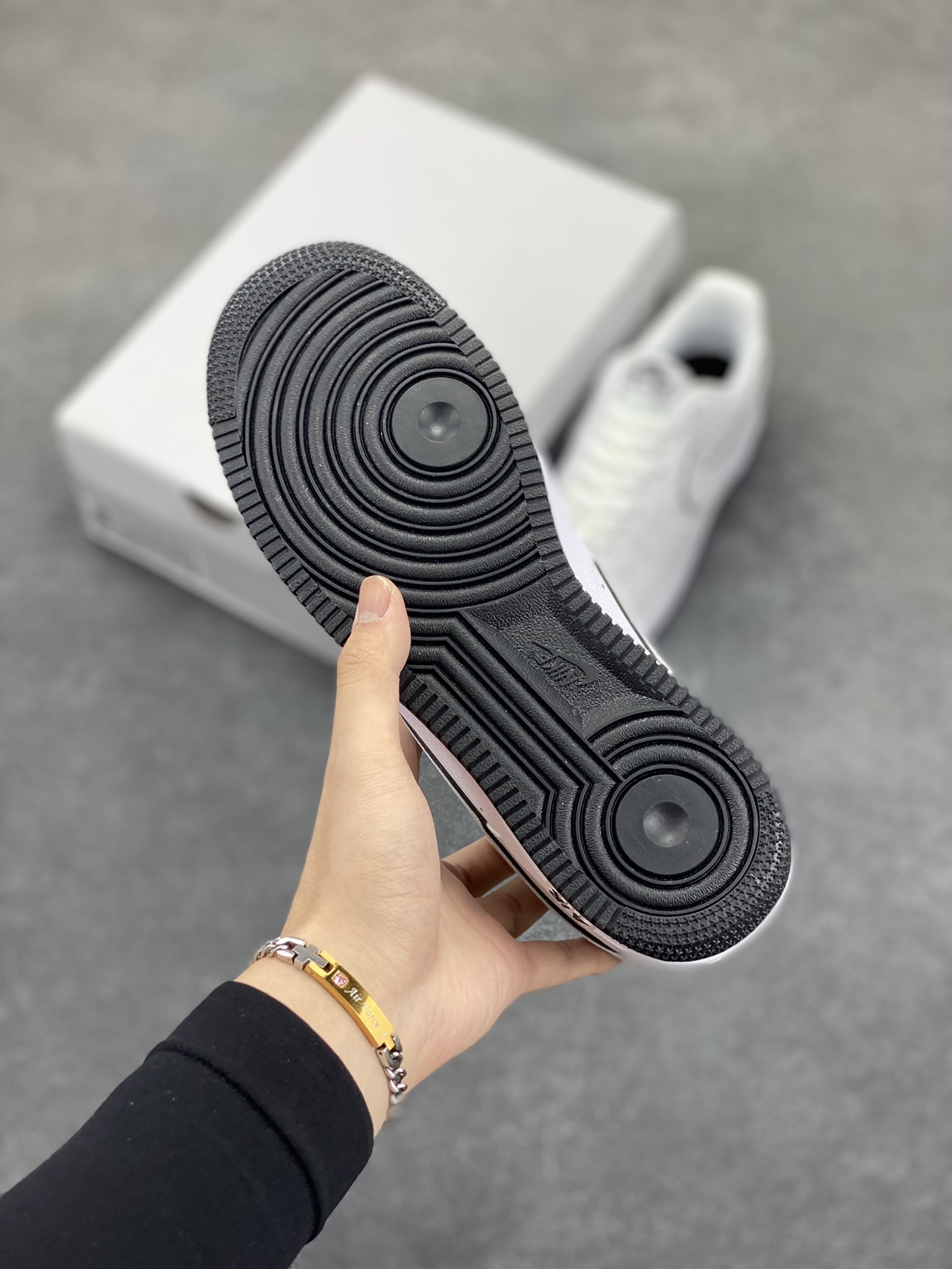 图片[5]-福利特价 Nike Air Force 1 Low 白黑边 空军一号低帮运动休闲板鞋 原楦头原纸板 打造纯正空军版型 专注外贸渠道 全掌内置蜂窝气垫 原盒配件 原厂中底钢印、拉帮完美 货号：DV0788-103 尺码：36 36.5 37.5 38 38.5 39 40 40.5 41 42 42.5 43 44 44.5 45-选品中心