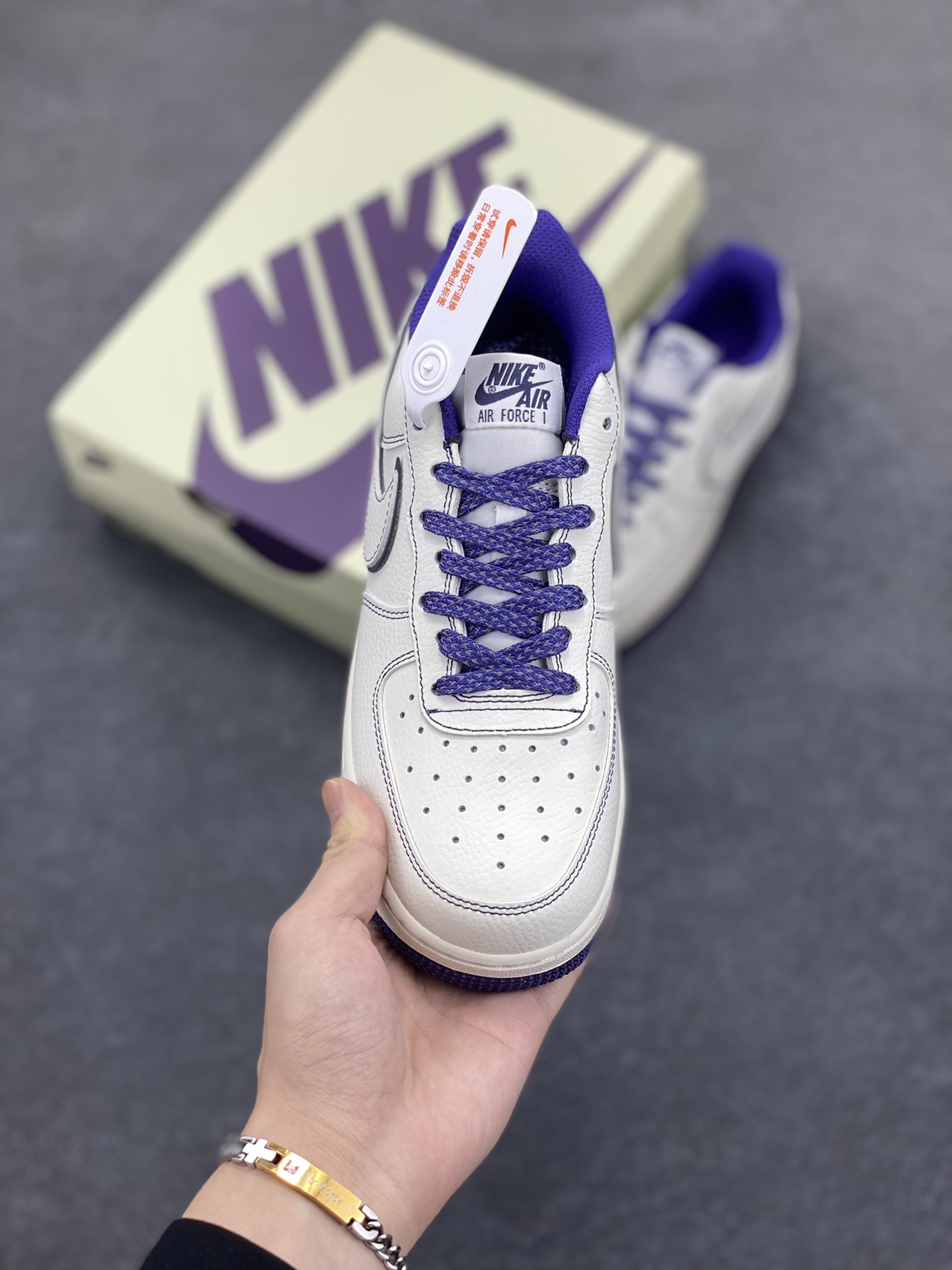 图片[2]-福利特价 Nk Air Force 1\’07 Low 斯图西联名 空军一号低帮休闲板鞋 原楦头原纸板 打造纯正空军版型#专注外贸渠道 全掌内置蜂窝气垫 #原盒配件 原厂中底钢印、拉帮完美 货号：UN1635-555 尺码：36 36.5 37.5 38 38.5 39 40 40.5 41 42 42.5 43 44 44.5 45-选品中心