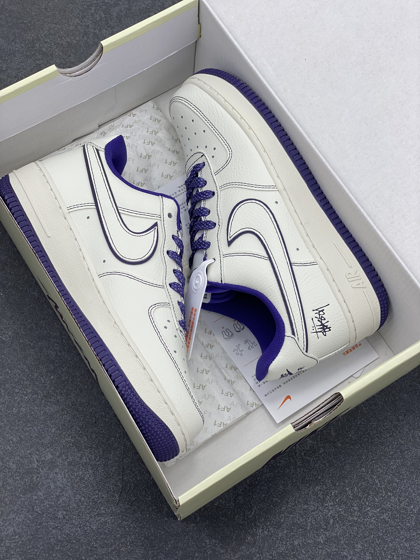 图片[9]-福利特价 Nk Air Force 1\’07 Low 斯图西联名 空军一号低帮休闲板鞋 原楦头原纸板 打造纯正空军版型#专注外贸渠道 全掌内置蜂窝气垫 #原盒配件 原厂中底钢印、拉帮完美 货号：UN1635-555 尺码：36 36.5 37.5 38 38.5 39 40 40.5 41 42 42.5 43 44 44.5 45-选品中心