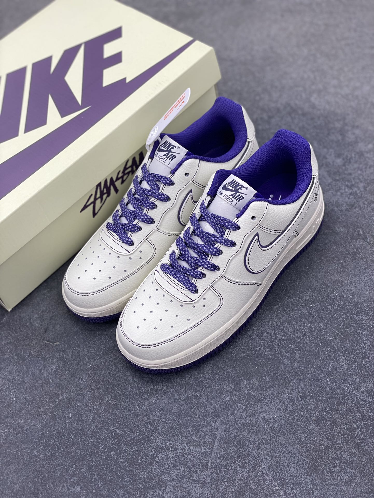 图片[8]-福利特价 Nk Air Force 1\’07 Low 斯图西联名 空军一号低帮休闲板鞋 原楦头原纸板 打造纯正空军版型#专注外贸渠道 全掌内置蜂窝气垫 #原盒配件 原厂中底钢印、拉帮完美 货号：UN1635-555 尺码：36 36.5 37.5 38 38.5 39 40 40.5 41 42 42.5 43 44 44.5 45-选品中心