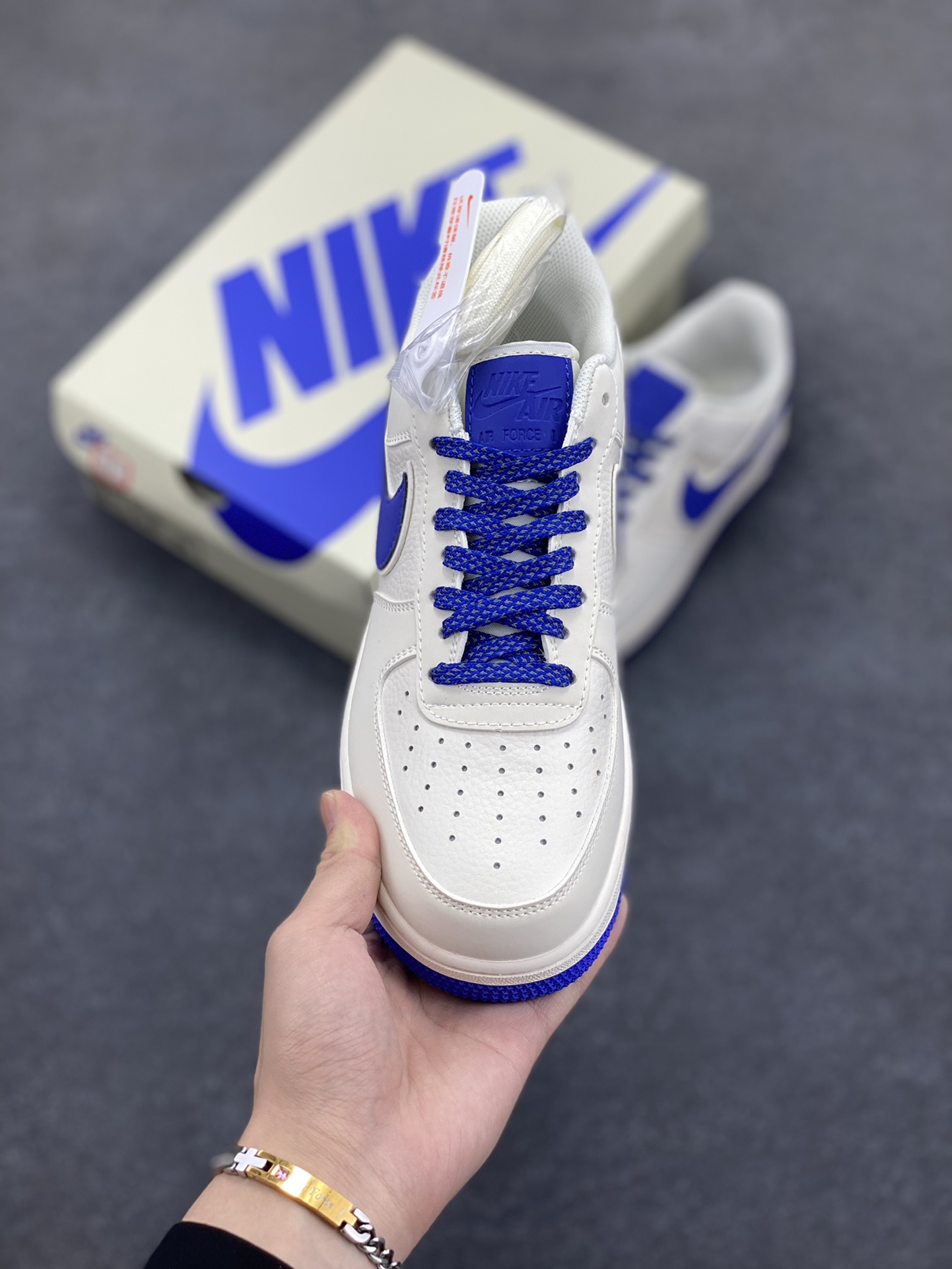 图片[2]-Nike Air Force 1 Low \’07 米蓝 满天星低帮空军一号休闲板鞋 客供高亮3m反光 定制头成皮料 定制鞋盒 原楦原纸板 纯正版型 内置全掌气垫 货号：GL6835-010 尺码：36 36.5 37.5 38 38.5 39 40 40.5 41 42 42.5 43 44 44.5 45-选品中心