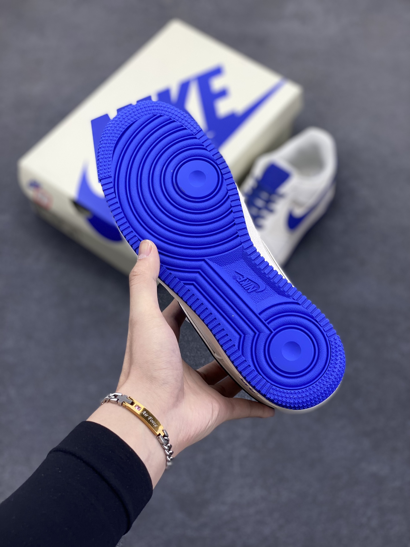 图片[5]-Nike Air Force 1 Low \’07 米蓝 满天星低帮空军一号休闲板鞋 客供高亮3m反光 定制头成皮料 定制鞋盒 原楦原纸板 纯正版型 内置全掌气垫 货号：GL6835-010 尺码：36 36.5 37.5 38 38.5 39 40 40.5 41 42 42.5 43 44 44.5 45-选品中心