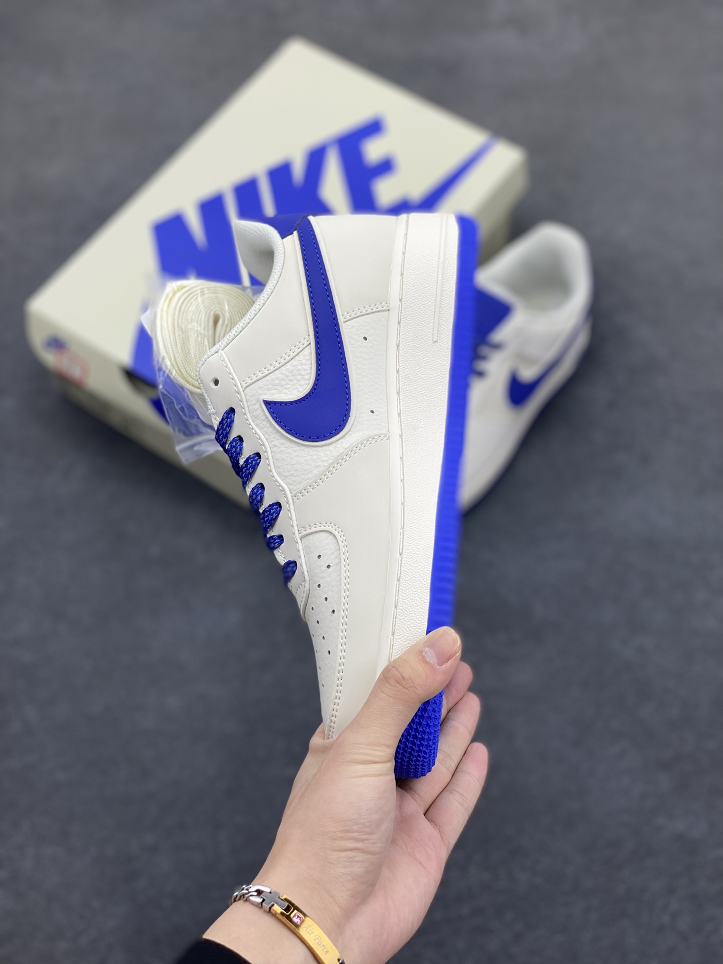 图片[3]-Nike Air Force 1 Low \’07 米蓝 满天星低帮空军一号休闲板鞋 客供高亮3m反光 定制头成皮料 定制鞋盒 原楦原纸板 纯正版型 内置全掌气垫 货号：GL6835-010 尺码：36 36.5 37.5 38 38.5 39 40 40.5 41 42 42.5 43 44 44.5 45-选品中心