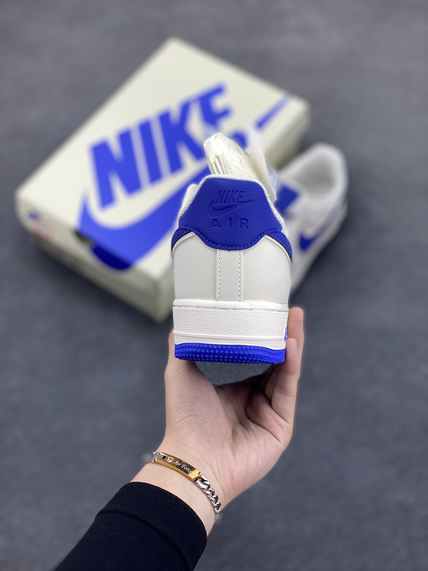 图片[4]-Nike Air Force 1 Low \’07 米蓝 满天星低帮空军一号休闲板鞋 客供高亮3m反光 定制头成皮料 定制鞋盒 原楦原纸板 纯正版型 内置全掌气垫 货号：GL6835-010 尺码：36 36.5 37.5 38 38.5 39 40 40.5 41 42 42.5 43 44 44.5 45-选品中心