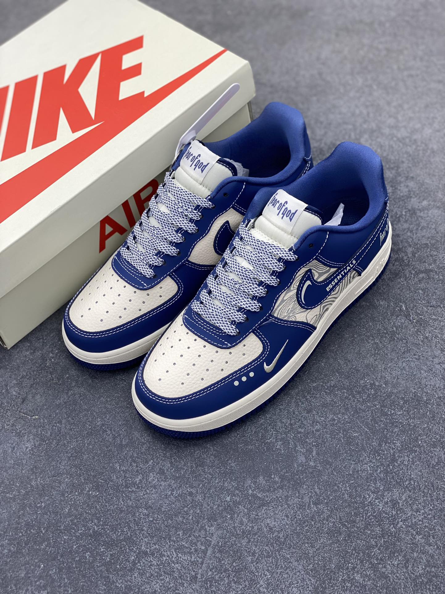 图片[8]-NIke Air Force 1 \’07 Low “FOG联名——米蓝波纹”空军一号 低帮 运动鞋 休闲鞋 折边针车 工艺难度大 原楦头原纸板 原装鞋盒 定制五金配件 内置全掌气垫 原厂鞋底 货号：KK1988-079 尺码：36 36.5 37.5 38 38.5 39 40 40.5 41 42 42.5 43 44 44.5 45-选品中心