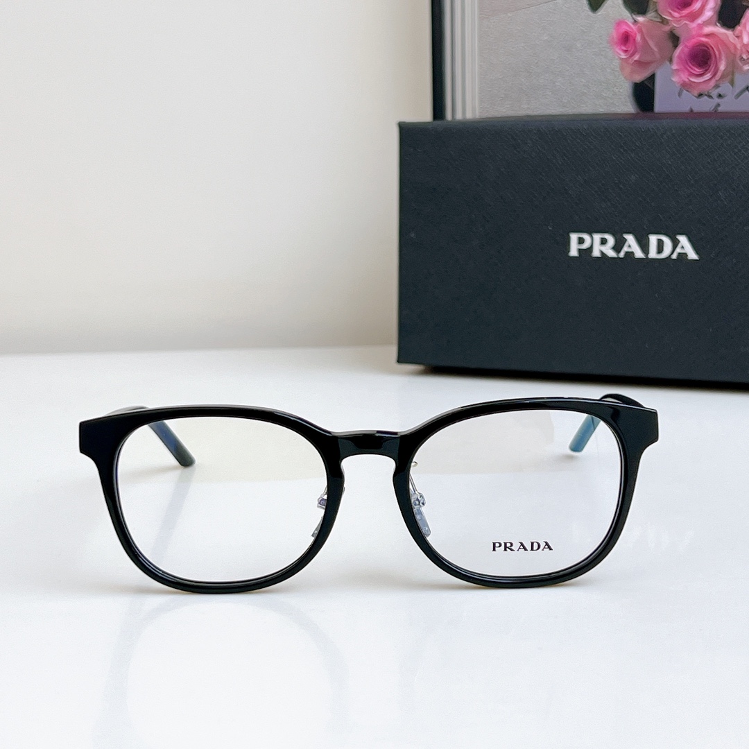  Prada 普拉达
VPR12Z 51-20-140
板材方圆框近视眼镜框
素颜的神不挑脸型主打的就是