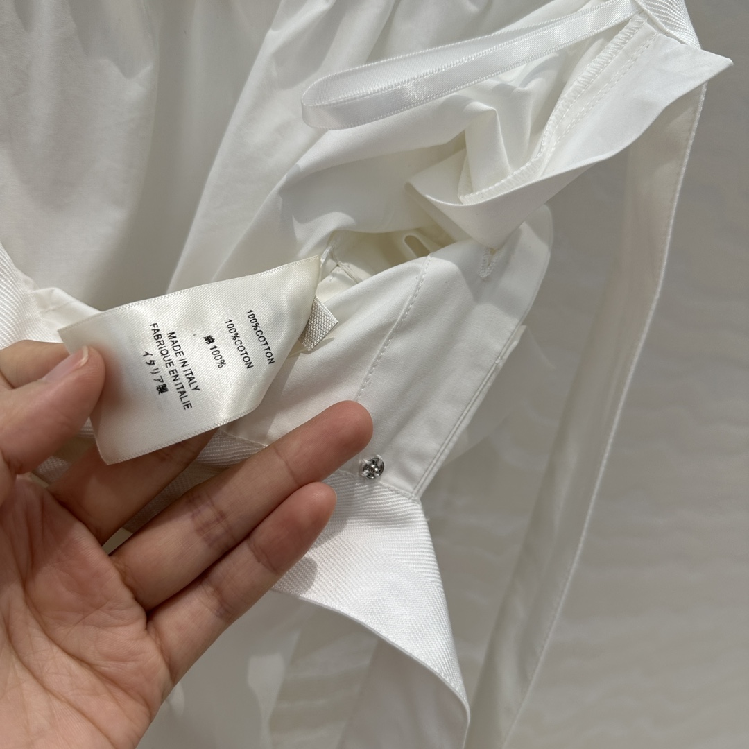 独家首发！高端原单品质，Row风长半裙❤️徳国机重工定位缕空刺绣法式花㚏，进口匹马棉面料挺阔舒适！经典灯