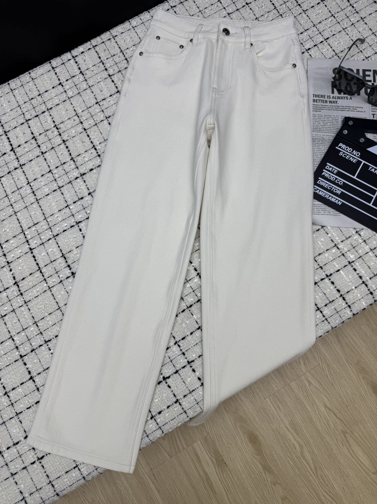 NO:328446,High-profile pants, blue war horse printed straight nine-point jeans in the back pocket, huge height, all tops can be matched, the most common versatile item used by party in a hurry and commuter, length to ankle part, revealing the thinnest ankle part, especially hidden meat, it is a very resistant pair of jeans, washing rice and apricot color is very beautiful, one color 26-27-28-29-30.,, jeans, alexander wang19860909显高神裤 后袋蓝色战马印花直筒九分牛仔裤 巨巨显高 所有的上衣都可以搭配 赶时间和通勤党最常用的百搭单品 长度到脚踝部份 露出最瘦的脚踝部份 特别藏肉 是很抗造的一条牛仔裤 洗水米杏色颜色很漂亮 一色26-27-28-29-30.,,jeans,alexander wang,Women's clothing