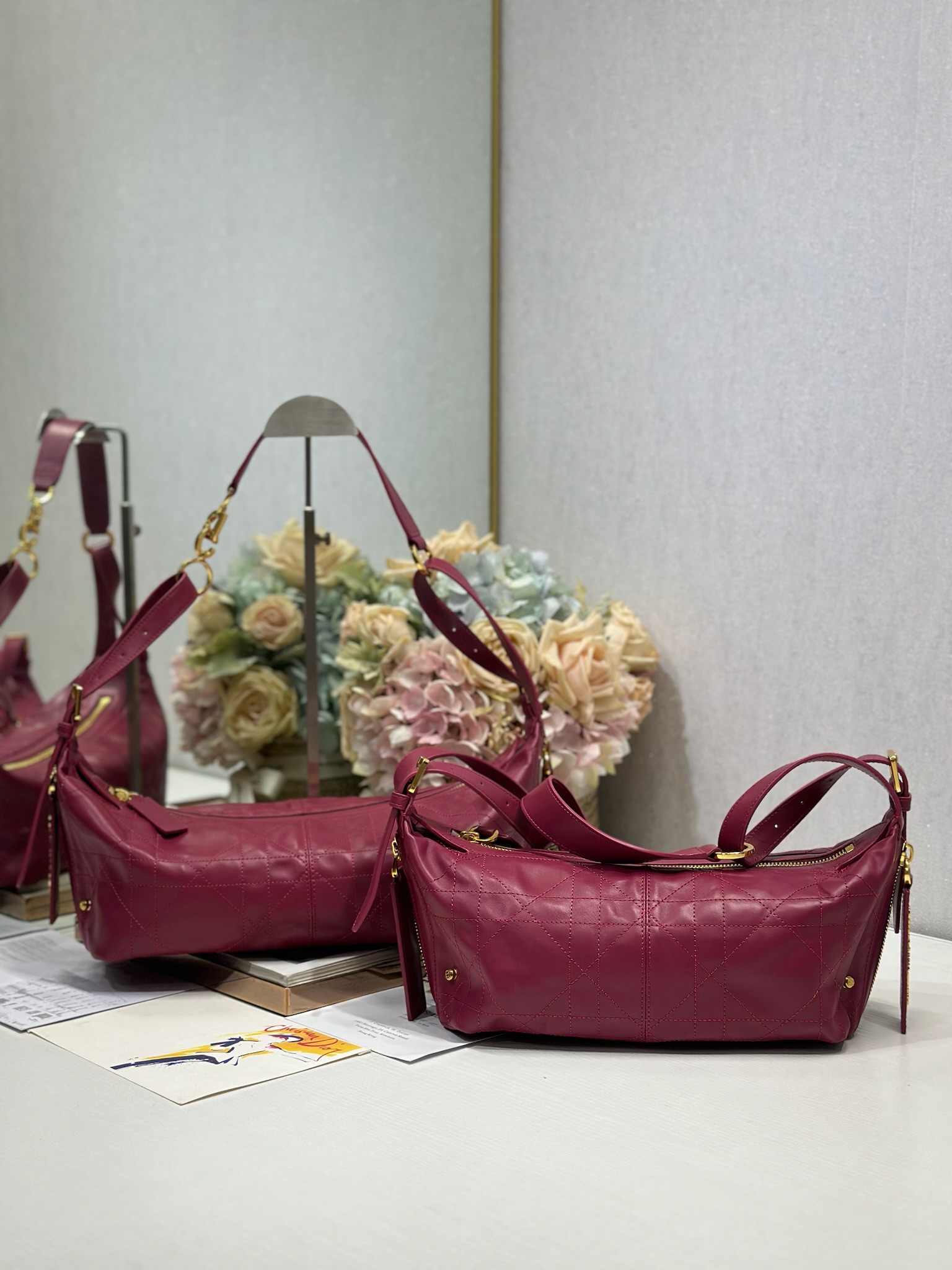 NO:384944,D-Journey handbag Deep plum red# size comparison chart √√√ Model 2416/2417, Dior, dior19860909D-Journey 手袋 深梅红#大小对比图√√√ 型号2416/2417,迪奥,dior,Bag