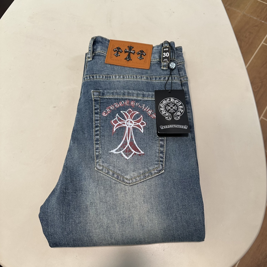 NO:145741,CH Croxin exclusively offers new jeans, high-end version!  Customized fabrics for counters are breathable and comfortable, with impeccable details, and the brand element design concept reflects high quality. The feel is delicate and soft!  It is casually cut, with a great upper body style!  Number of codes 29-38, Chrome hearts, jeans, alexander wang19860909CH 克罗心独家专供新款 牛仔裤,高端版本！专柜定制面料 透气舒适度高,细节无可挑剔,品牌元素设计理念,体现高品质.手感细腻柔软！呈现休闲裁剪,上身版型超赞！ 码数29-38,,chrome hearts,jeans,alexander wang,Men's clothing