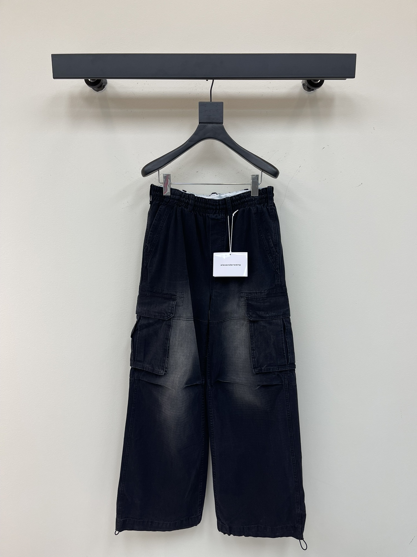 NO:328330,Highly recommended 25 years early spring and summer series alex* newest style of work clothes jeans trousers with good color of washing water sml, alexander wang19860909强烈推荐 25年早春夏系列 alex*新款工装牛仔长裤 洗水颜色好看 sml,,alexander wang,Women's clothing