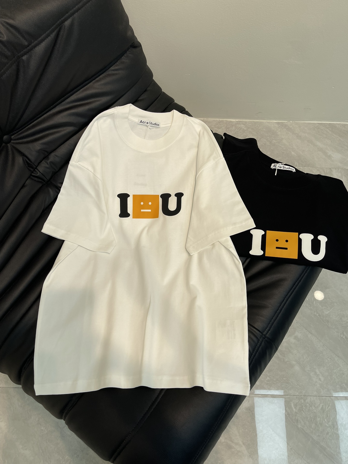 NO:328359,Acne studios round neck T-shirt, digital direct injection color-blocking foam printing, 300g cotton double-strand yarn fabric. Loose S-shaped cut, in line with the current trendy aesthetics, and a piece is highly inclusive, and you can easily concave your shape at will!  Men and women style white and black smlxl, acne studios,dior,tees,t-shirt,alexander wang19860909acne studios圆领t恤 数码直喷拼色发泡印花 300克全棉双股精纱面料. 宽松のs版型裁剪,符合当下的潮流审美,大大地 一件包容性强,随意上身就能轻松凹出造型！ 男女同款  白色黑色 smlxl,,acne studios,dior,tees，t-shirt,alexander wang,Women's clothing