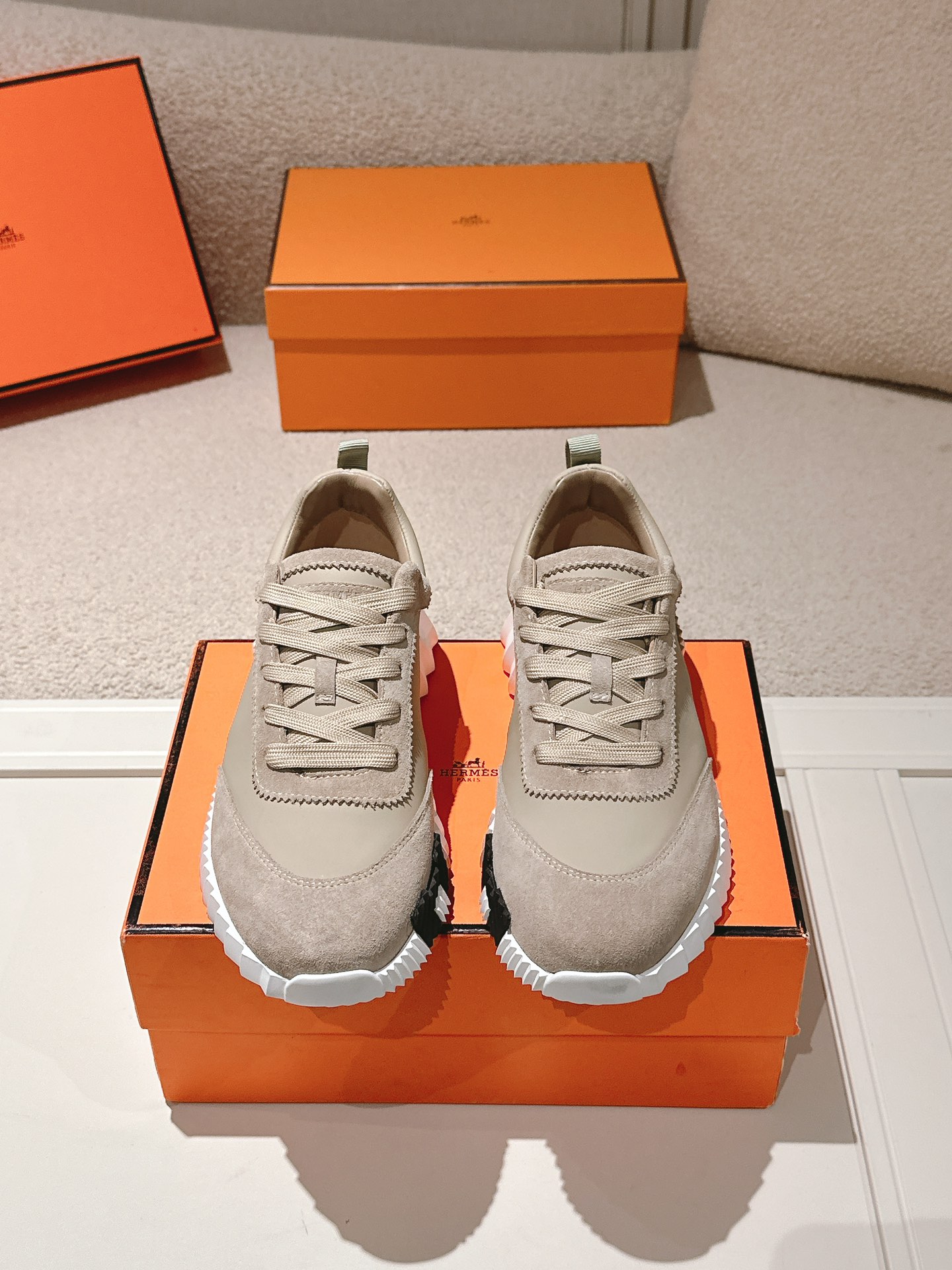 NO:346022,Real price will not be given any profit!  Hermes#Men's Size Hermes H Family Classic Couple Style Casual Sports Shoes Couple Style Casual Sports Dad Shoes Combined with high-tech canvas and suede goatskin, the rubber sole is decorated with exaggerated 