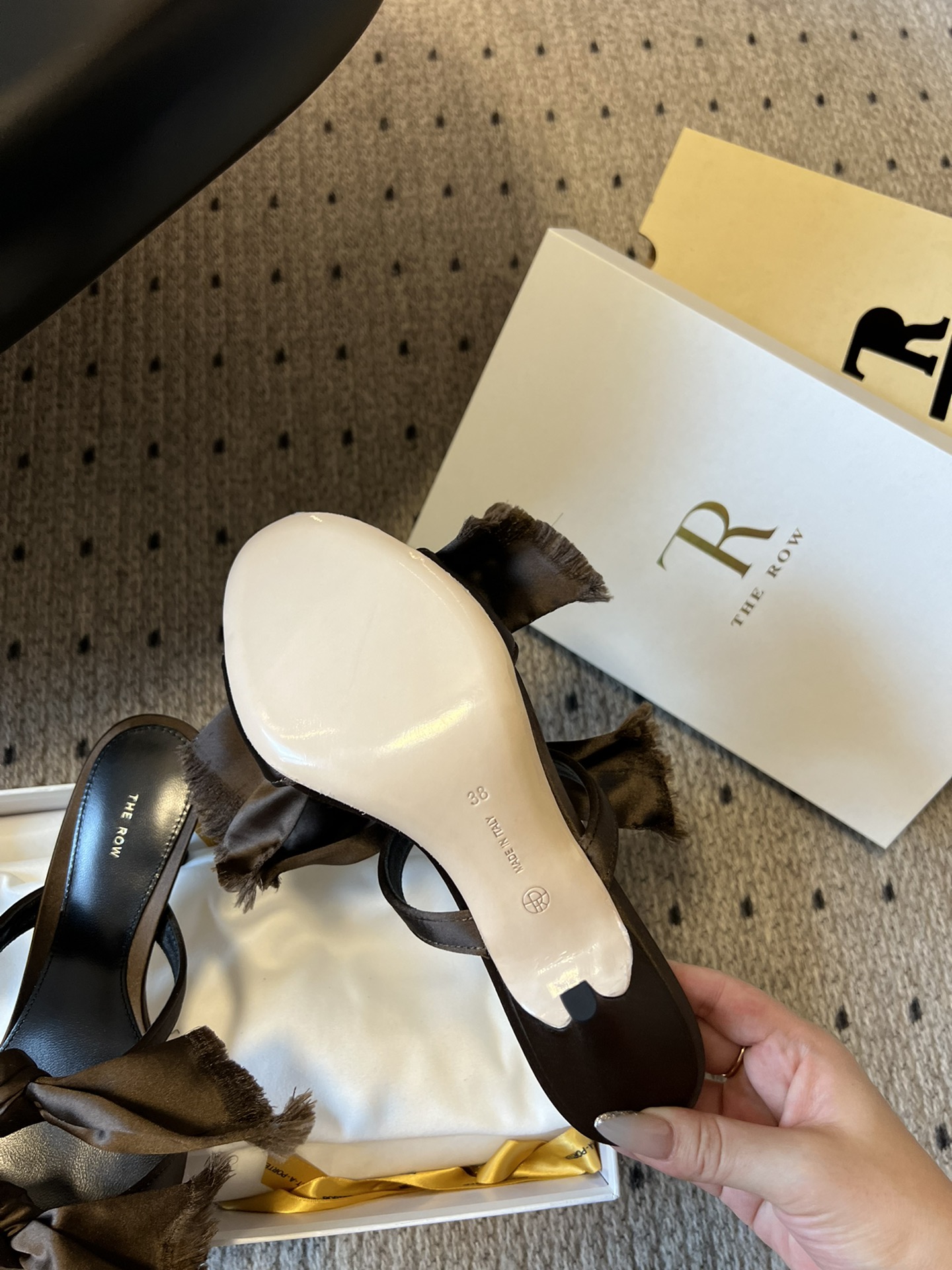 Queen 624: French Elegance in Hand-Weaved Butterflies Slippers - 图片 5