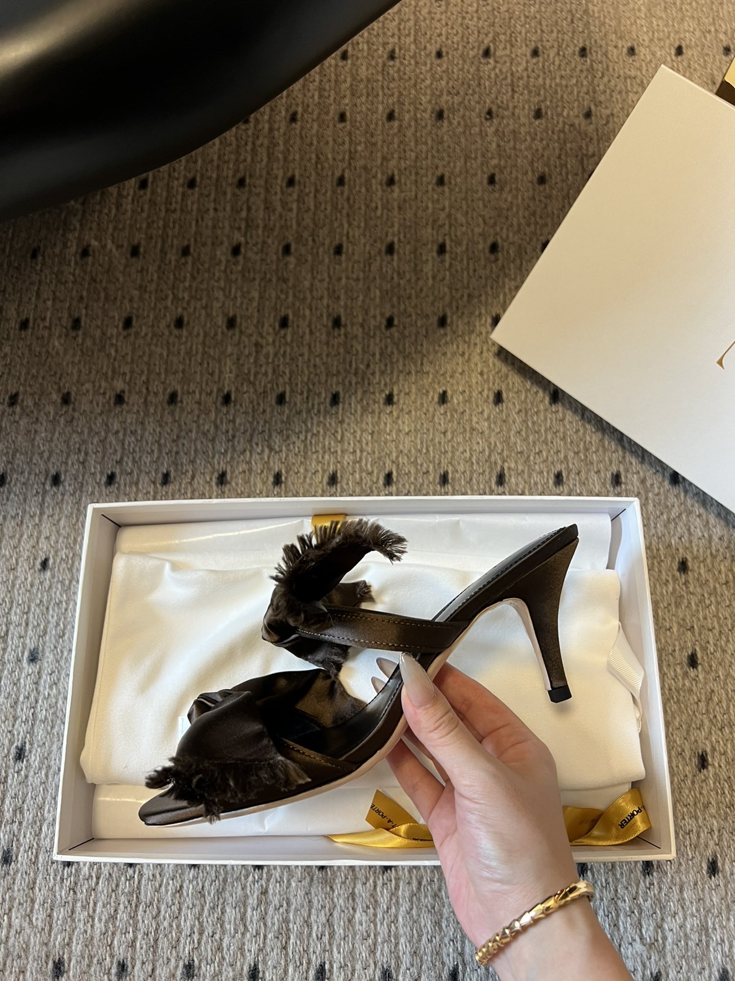 Queen 624: French Elegance in Hand-Weaved Butterflies Slippers - 图片 7