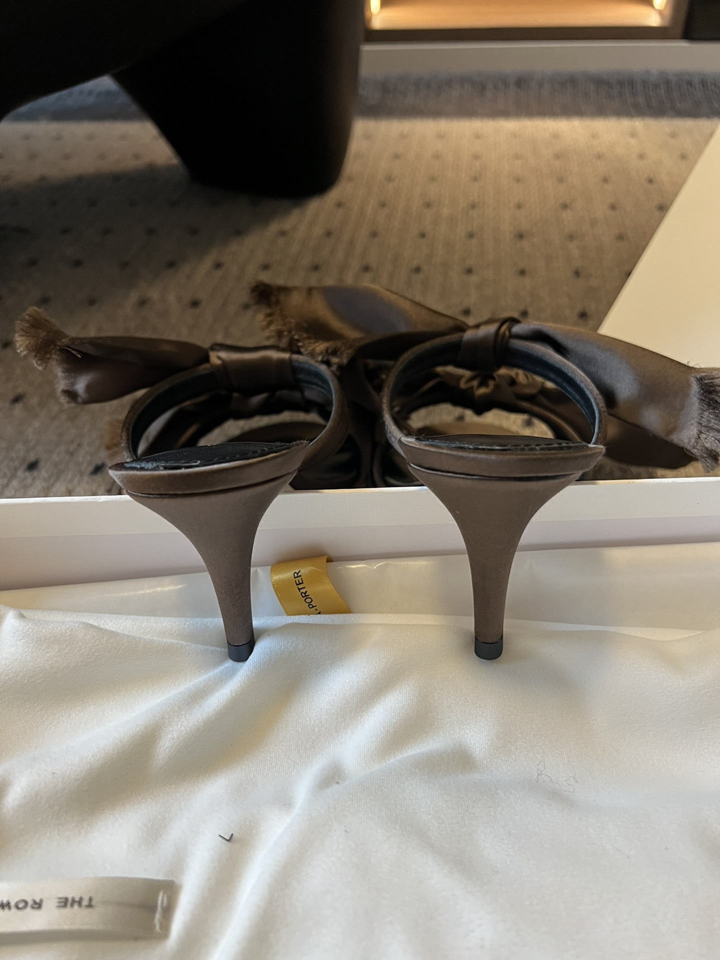 Queen 624: French Elegance in Hand-Weaved Butterflies Slippers - 图片 8
