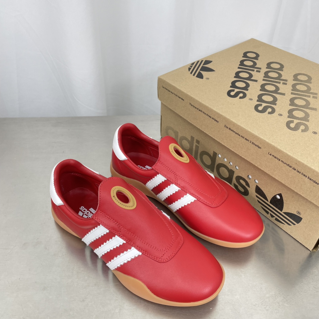 Adidas 25s: Professional and Fashionable Football Shoes for Spring and Summer - 图片 4