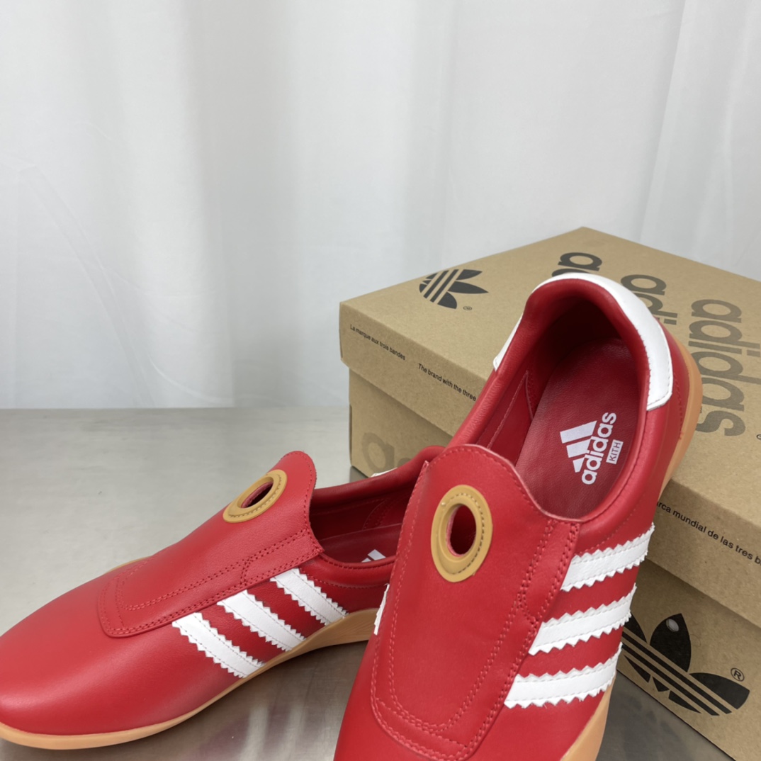 Adidas 25s: Professional and Fashionable Football Shoes for Spring and Summer - 图片 7