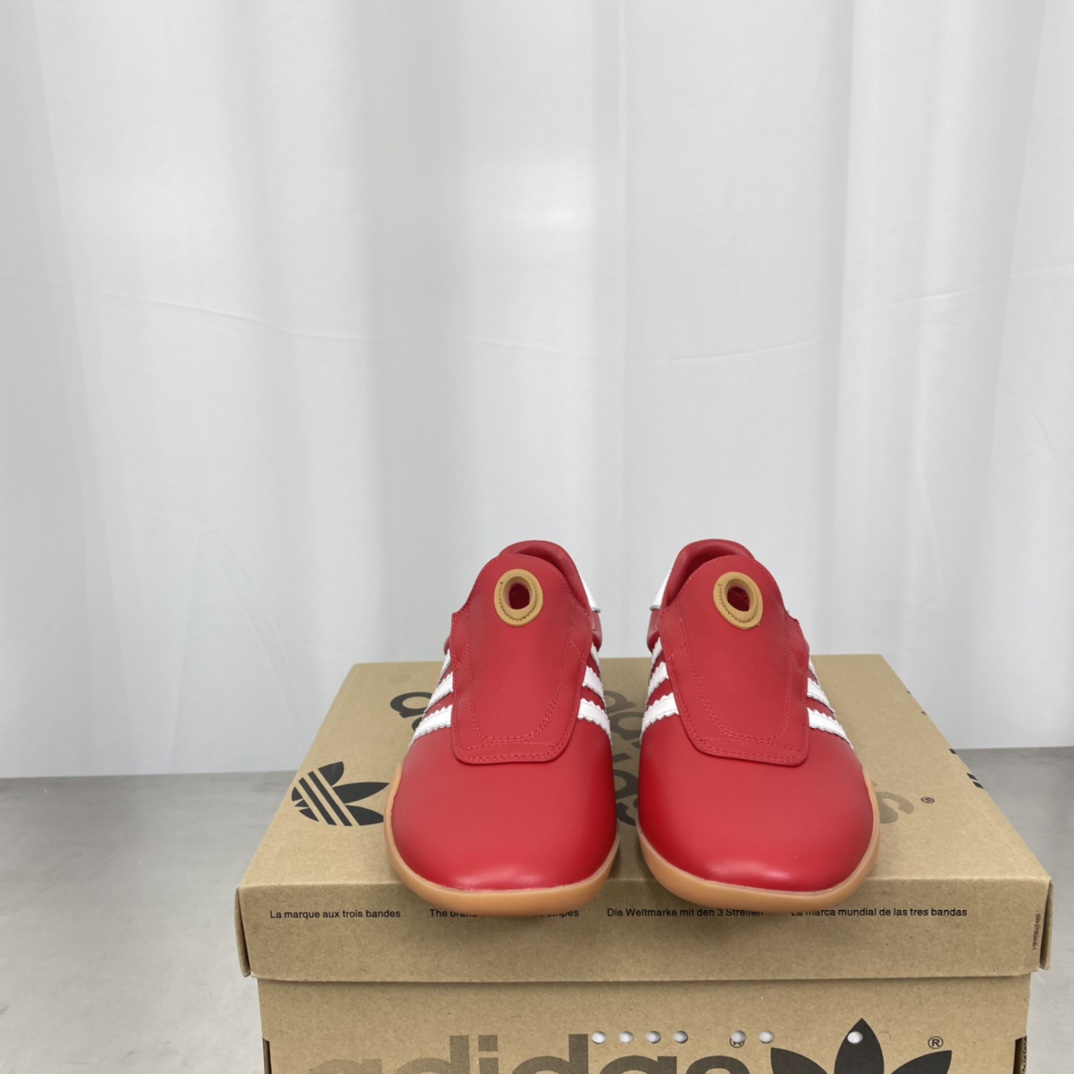 Adidas 25s: Professional and Fashionable Football Shoes for Spring and Summer - 图片 3