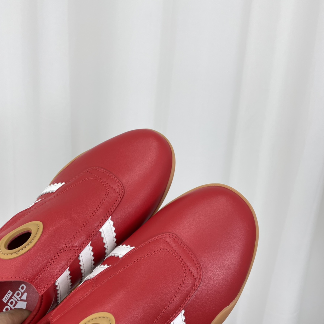 Adidas 25s: Professional and Fashionable Football Shoes for Spring and Summer - 图片 6