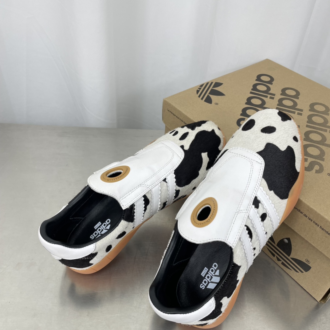 Adidas 25s: Professional and Fashionable Football Shoes for Spring and Summer - 图片 7