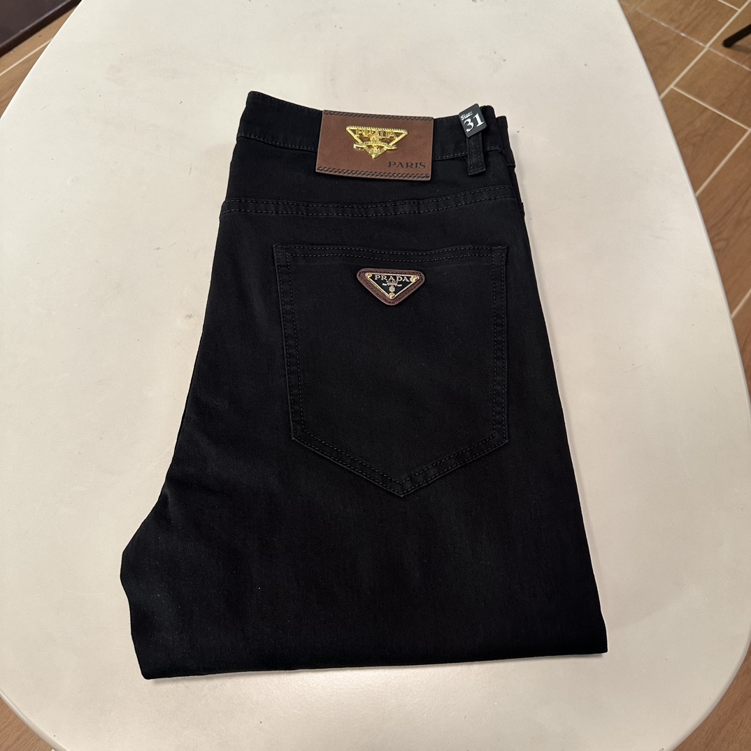 NO:151114,PRA Prada 2025 spring and summer new model is available in stock, original single hot jeans super customized model, original hardware, super heavy industry technology, excellent version, impeccable details!  The style is not picky, it is very high-end, and the good products are not waiting for everyone. Take a look at it and start quickly. Size 29-42, prada, prada, jeans, alexander wang19860909PRA 普拉达 2025春夏新款现货上市,原单爆款牛仔裤超级定制款,原版五金,超级重工工艺,版型超赞细节做工无可挑剔！款式不挑人,特别高档,好货不等人,看中赶紧下手,尺码29-42,,prada,prada,jeans,alexander wang,Men's clothing