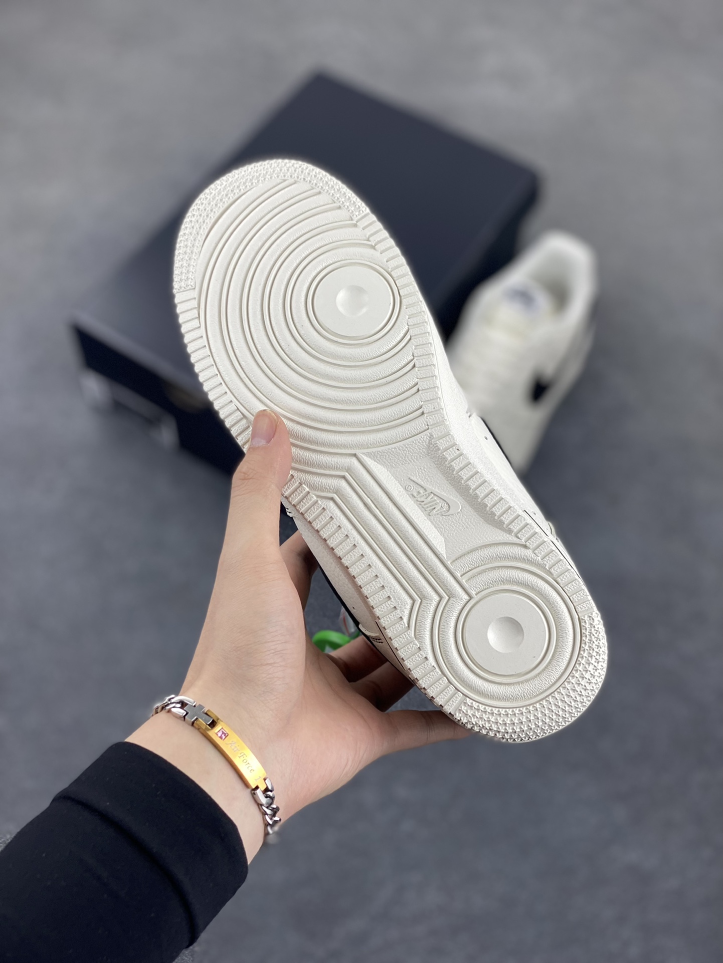 图片[5]-Nk Air Force 1\’07 Low 白黑 空军一号低帮休闲板鞋 原楦头原纸板 打造纯正空军版型#专注外贸渠道 全掌内置蜂窝气垫 #原盒配件 原厂中底钢印、拉帮完美 货号：HQ2037-200 尺码：35.5 36 36.5 37.5 38 38.5 39 40 40.5 41 42 42.5 43 44 44.5 45-选品中心