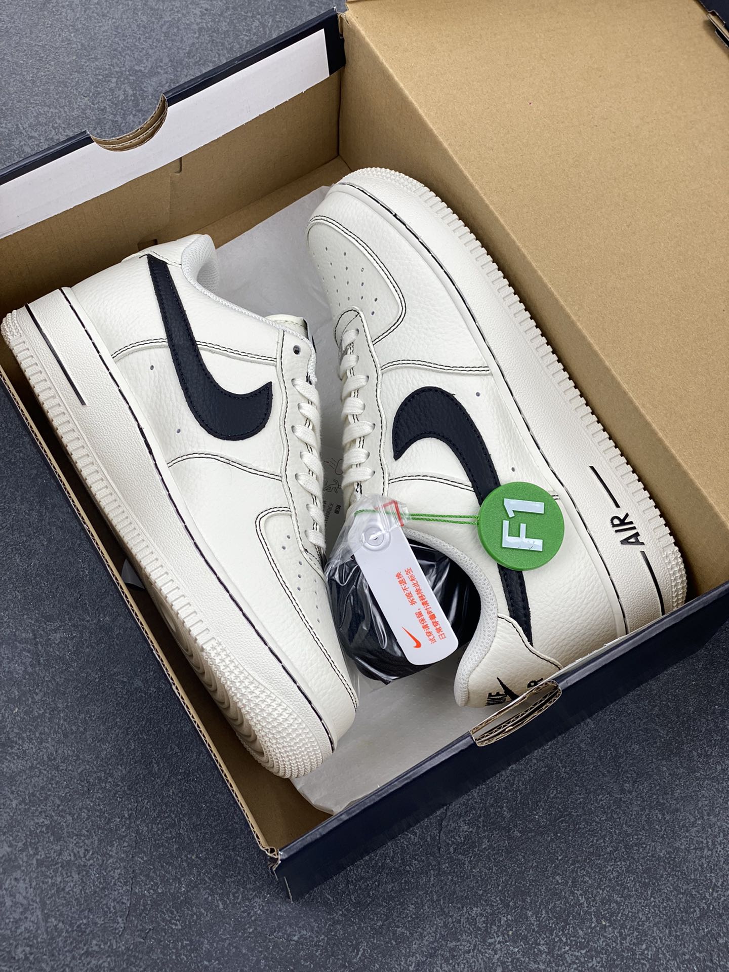 图片[9]-Nk Air Force 1\’07 Low 白黑 空军一号低帮休闲板鞋 原楦头原纸板 打造纯正空军版型#专注外贸渠道 全掌内置蜂窝气垫 #原盒配件 原厂中底钢印、拉帮完美 货号：HQ2037-200 尺码：35.5 36 36.5 37.5 38 38.5 39 40 40.5 41 42 42.5 43 44 44.5 45-选品中心