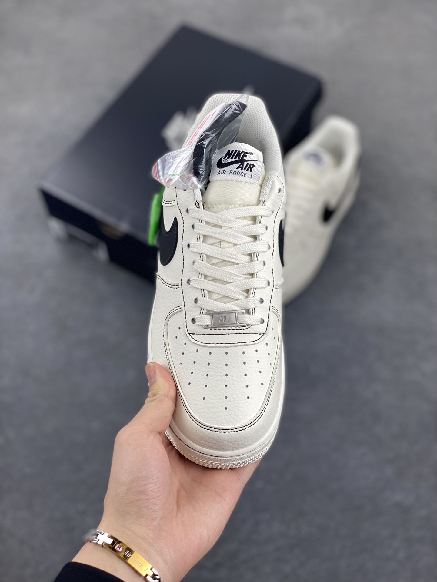 图片[2]-Nk Air Force 1\’07 Low 白黑 空军一号低帮休闲板鞋 原楦头原纸板 打造纯正空军版型#专注外贸渠道 全掌内置蜂窝气垫 #原盒配件 原厂中底钢印、拉帮完美 货号：HQ2037-200 尺码：35.5 36 36.5 37.5 38 38.5 39 40 40.5 41 42 42.5 43 44 44.5 45-选品中心