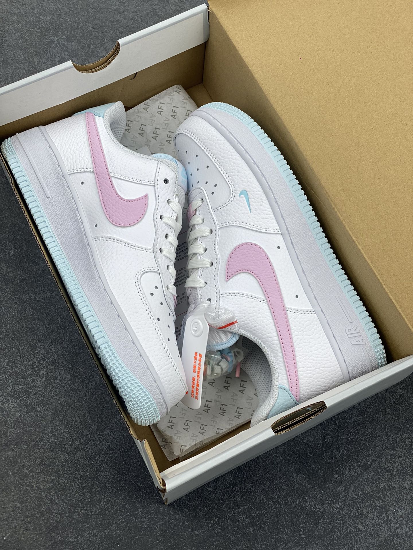 图片[9]-Nike Air Force 1 07 low空军一号板鞋 白粉 原楦头原纸板 打造纯正空军版型#专注外贸渠道 全掌内置蜂窝气垫 #原盒配件 原厂中底钢印、拉帮完美 货号：IH0640-161 尺码：35.5 36 36.5 37.5 38 38.5 39 40 40.5 41 42-选品中心