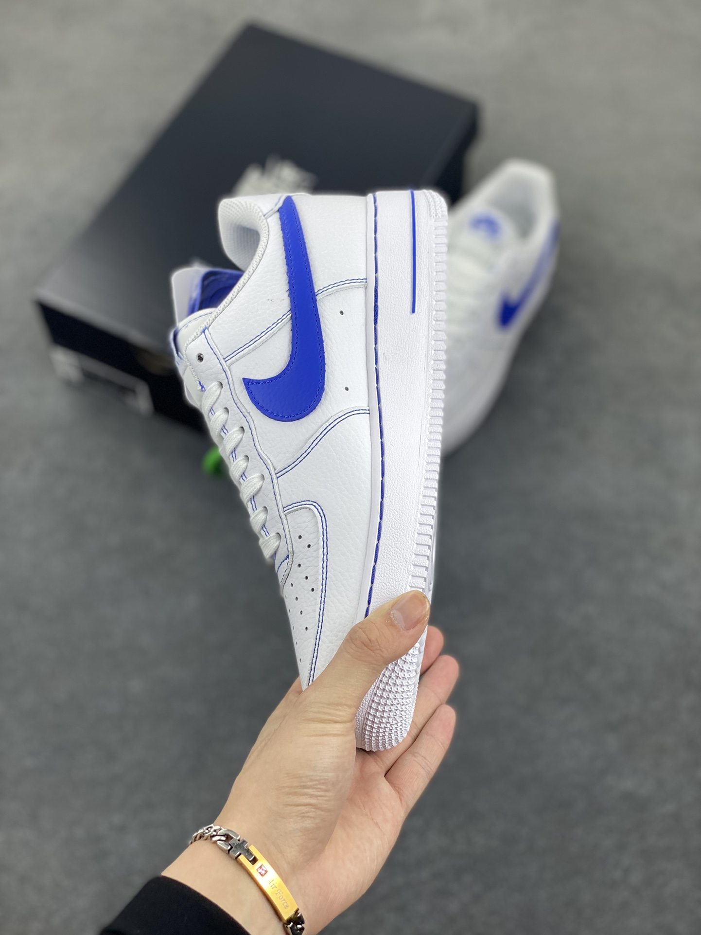 图片[3]-Nk Air Force 1\’07 Low 白蓝 空军一号低帮休闲板鞋 原楦头原纸板 打造纯正空军版型#专注外贸渠道 全掌内置蜂窝气垫 #原盒配件 原厂中底钢印、拉帮完美 货号：HQ2037-100 尺码：35.5 36 36.5 37.5 38 38.5 39 40 40.5 41 42 42.5 43 44 44.5 45-选品中心